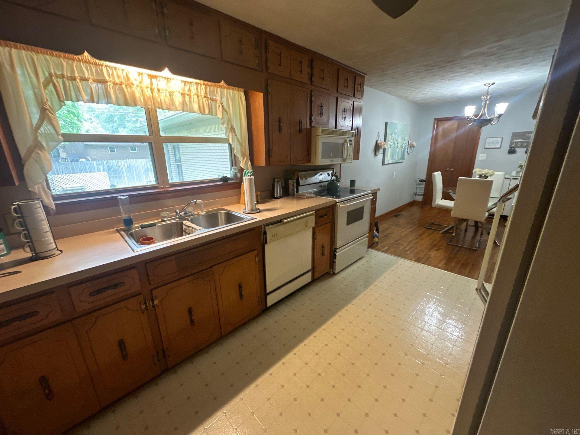 1104 W Center  Beebe, AR