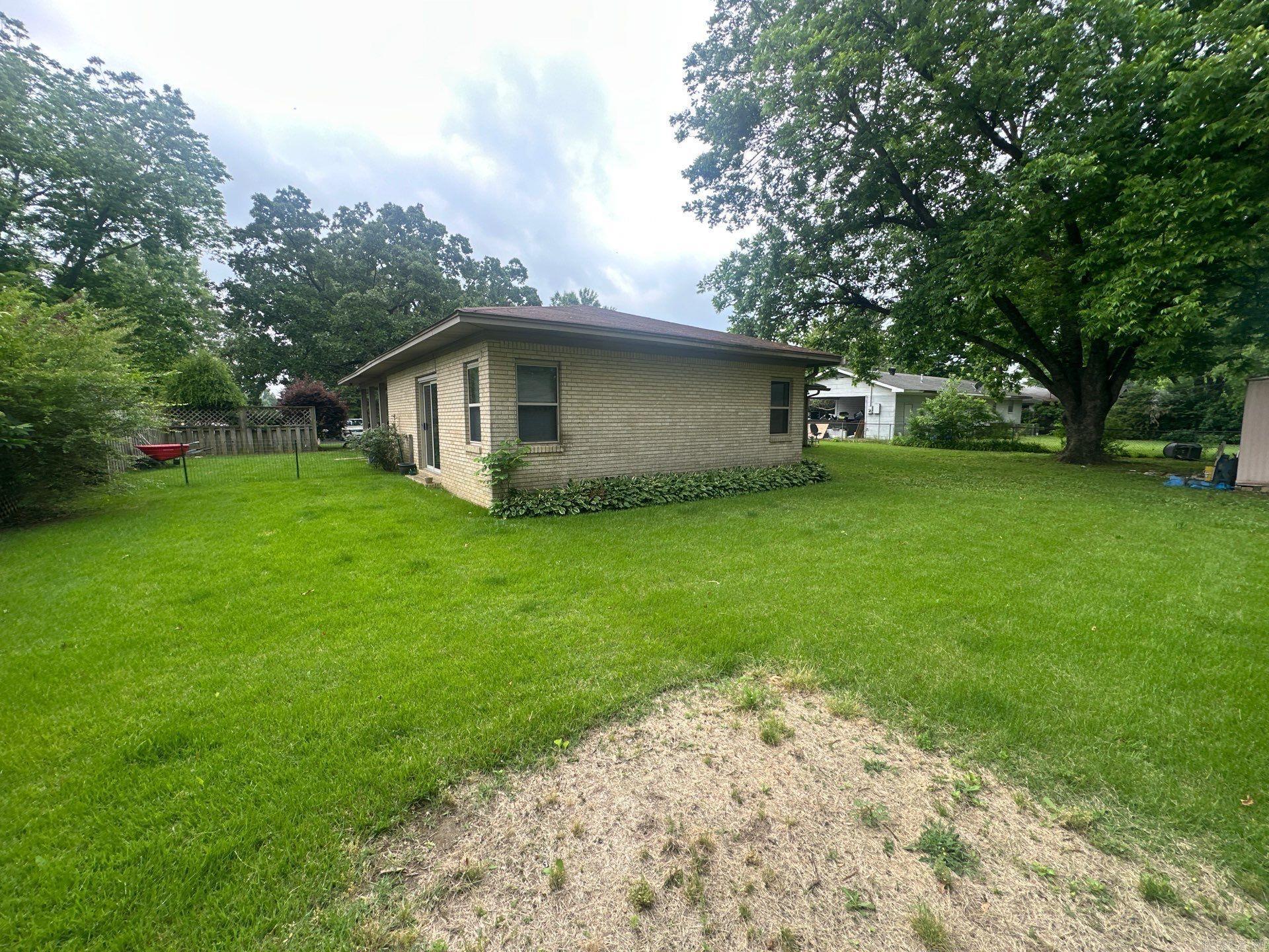 1104 W Center  Beebe, AR