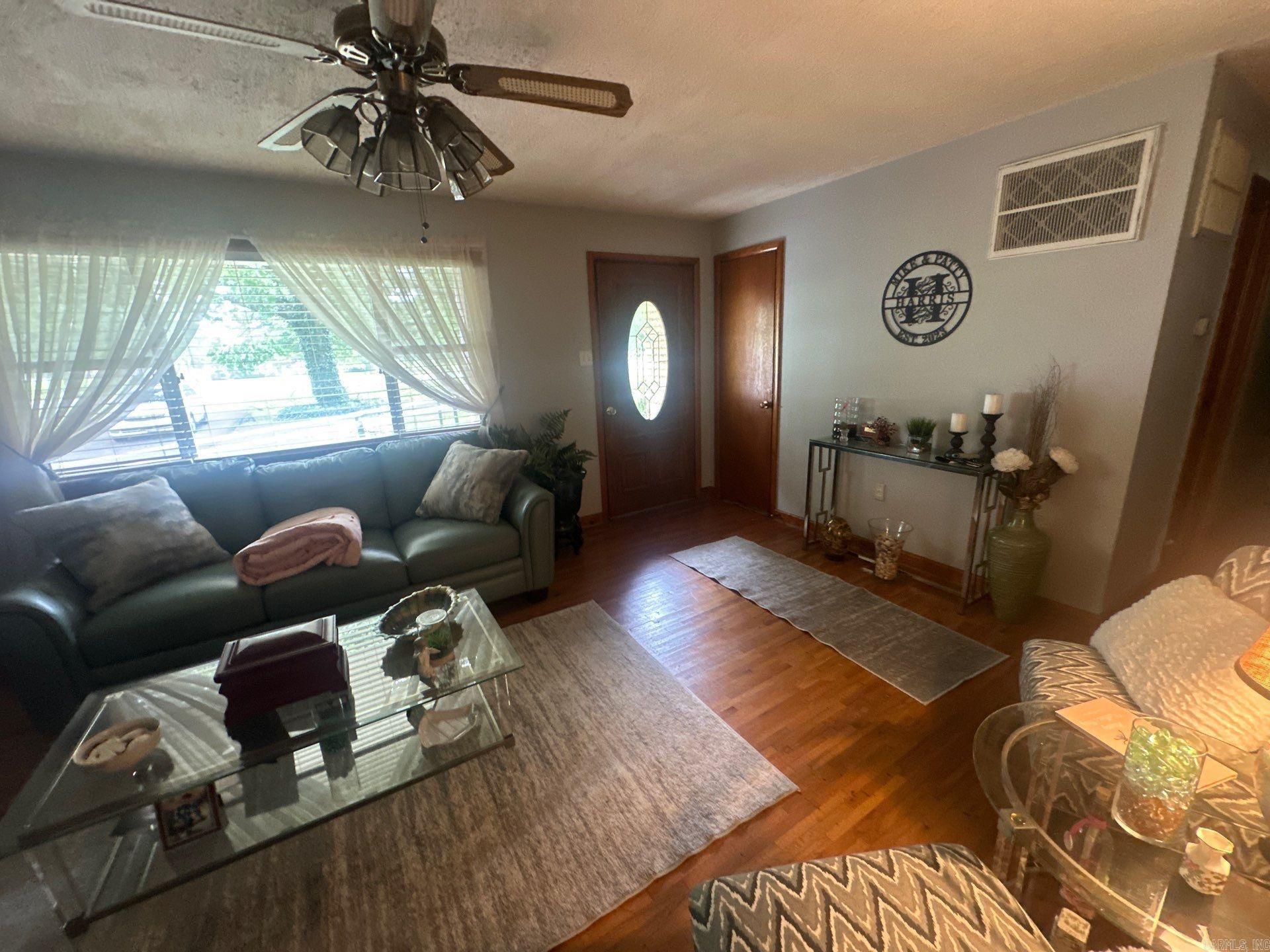 1104 W Center  Beebe, AR