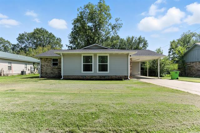 513 E 3rd St.  Carlisle, AR