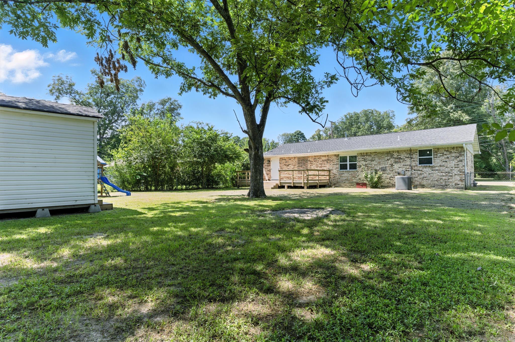 513 E 3rd St.  Carlisle, AR