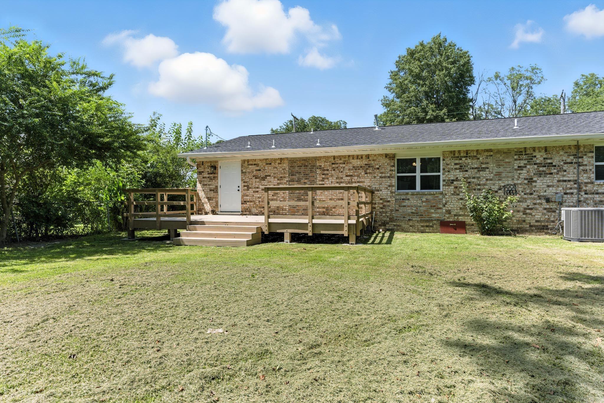 513 E 3rd St.  Carlisle, AR