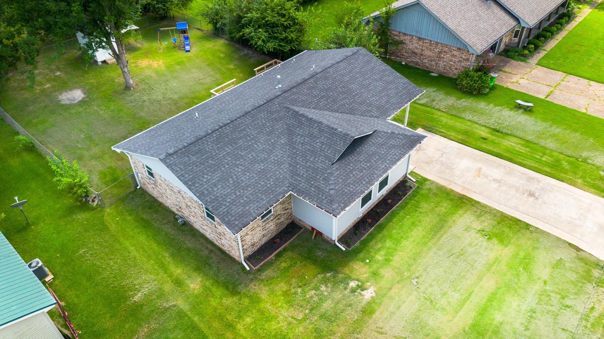 513 E 3rd St.  Carlisle, AR