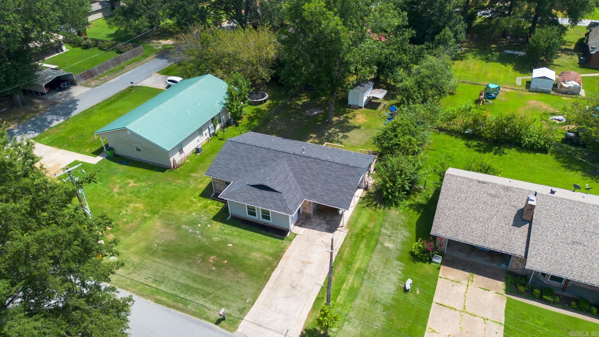 513 E 3rd St.  Carlisle, AR