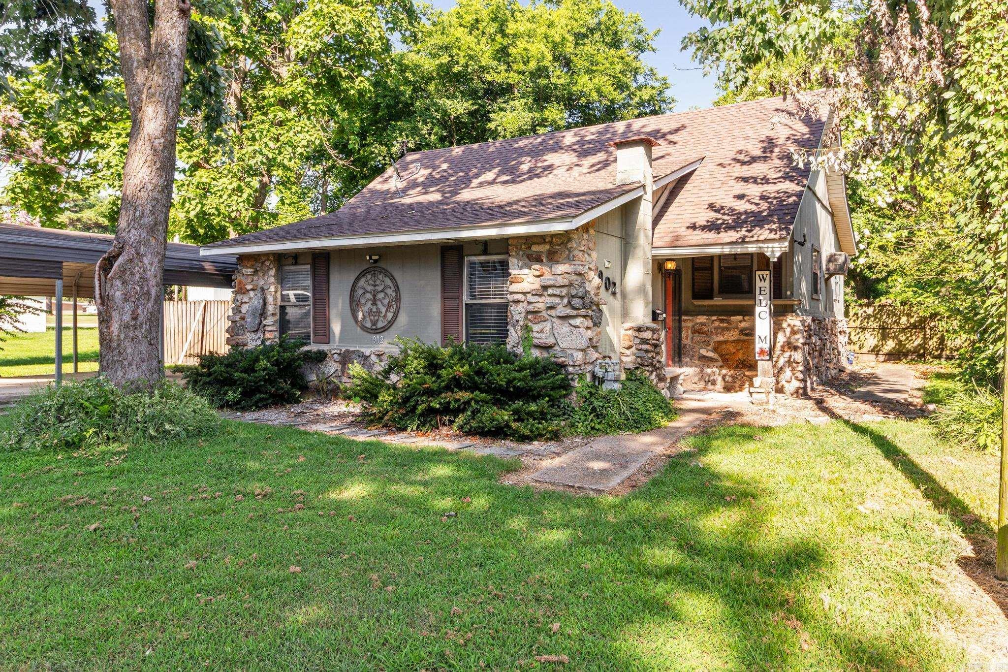902 Polk Street  Corning, AR