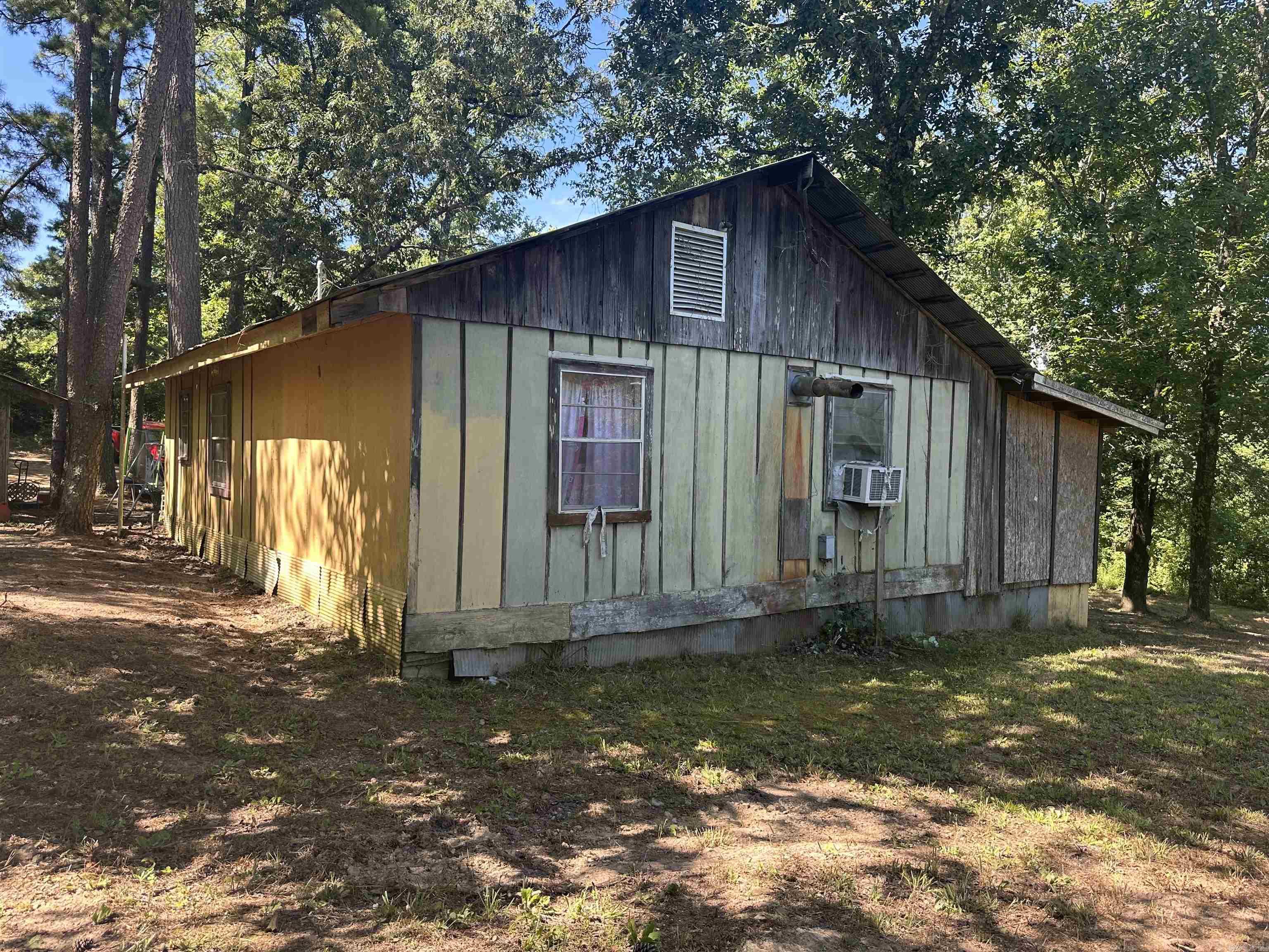 472 Beech  Amity, AR