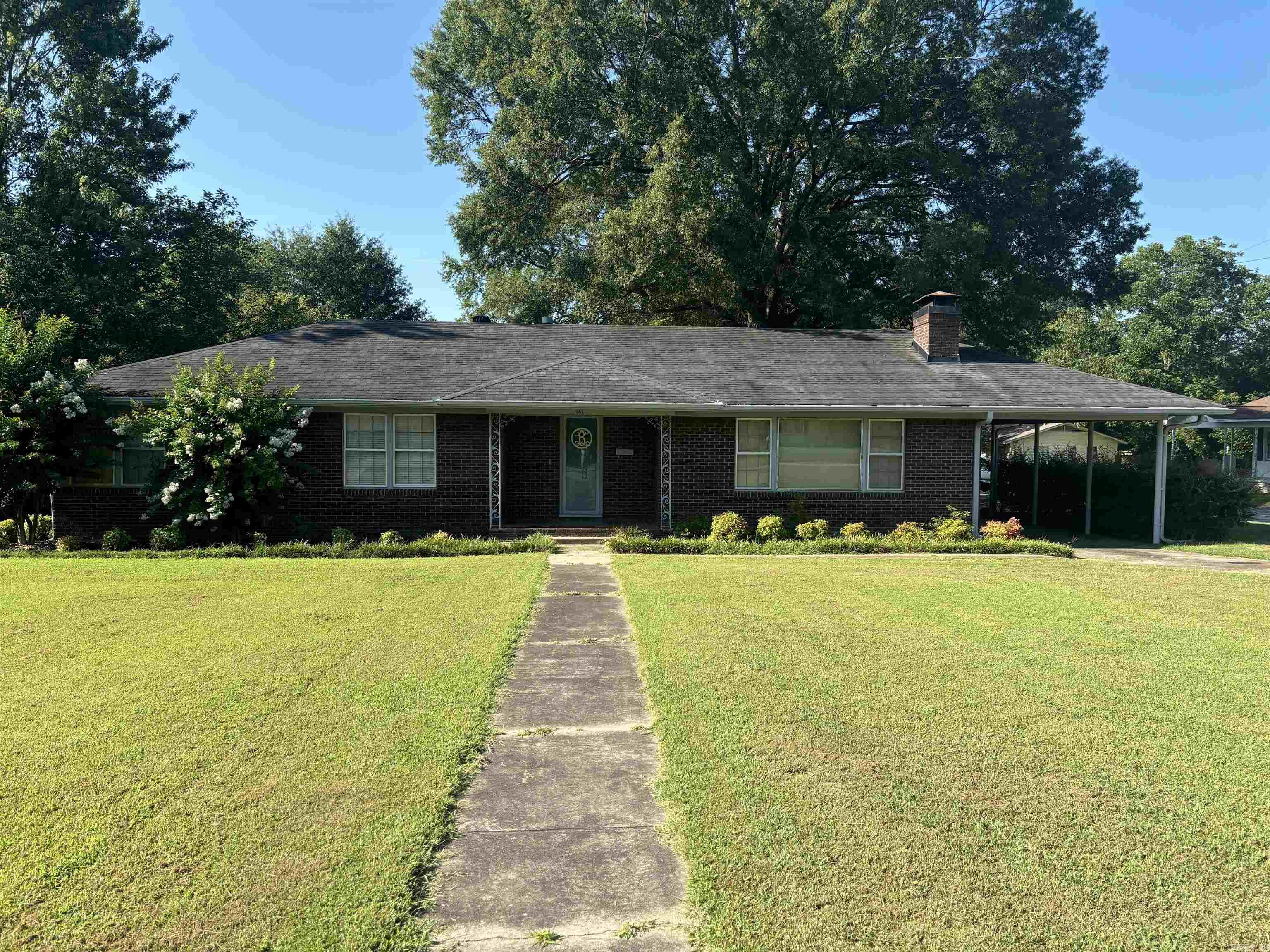 1411 W Arch  Searcy, AR