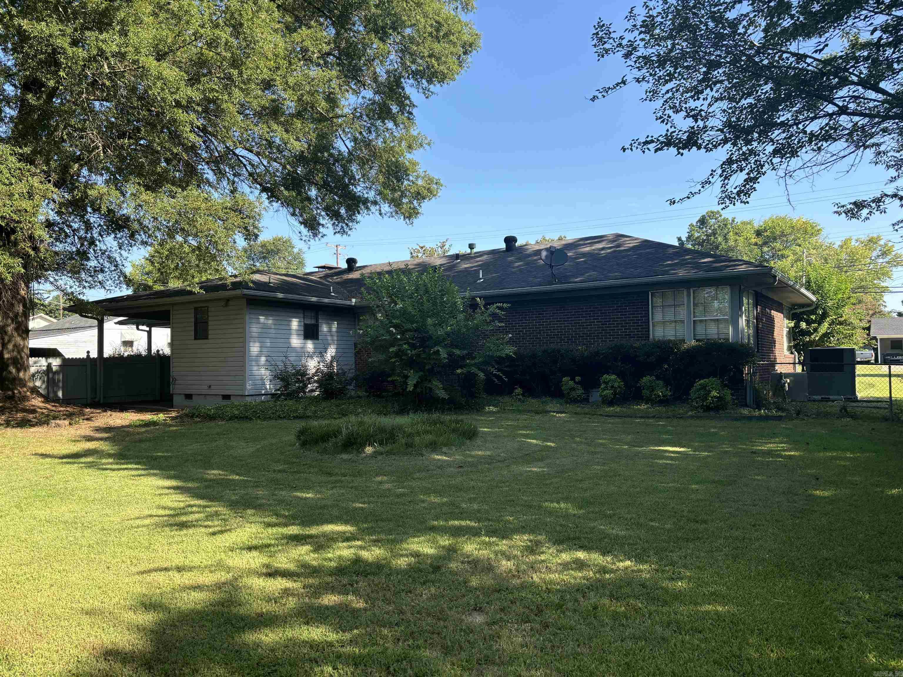 1411 W Arch  Searcy, AR