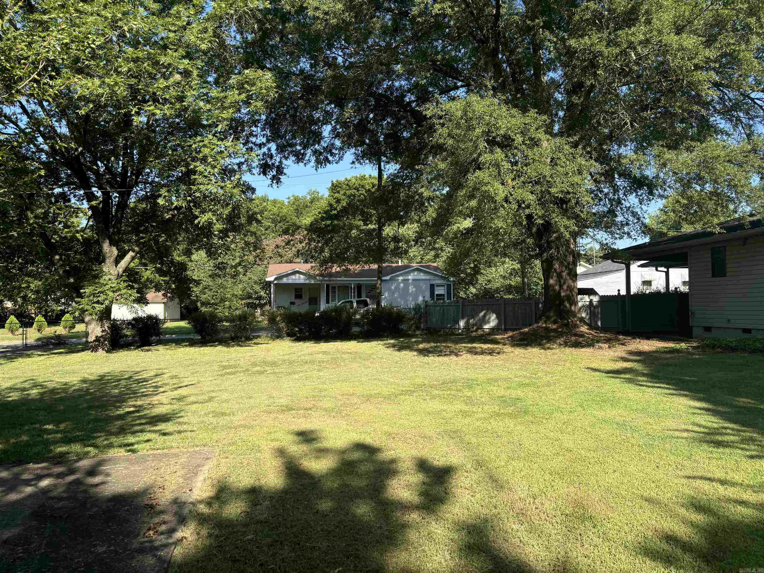 1411 W Arch  Searcy, AR
