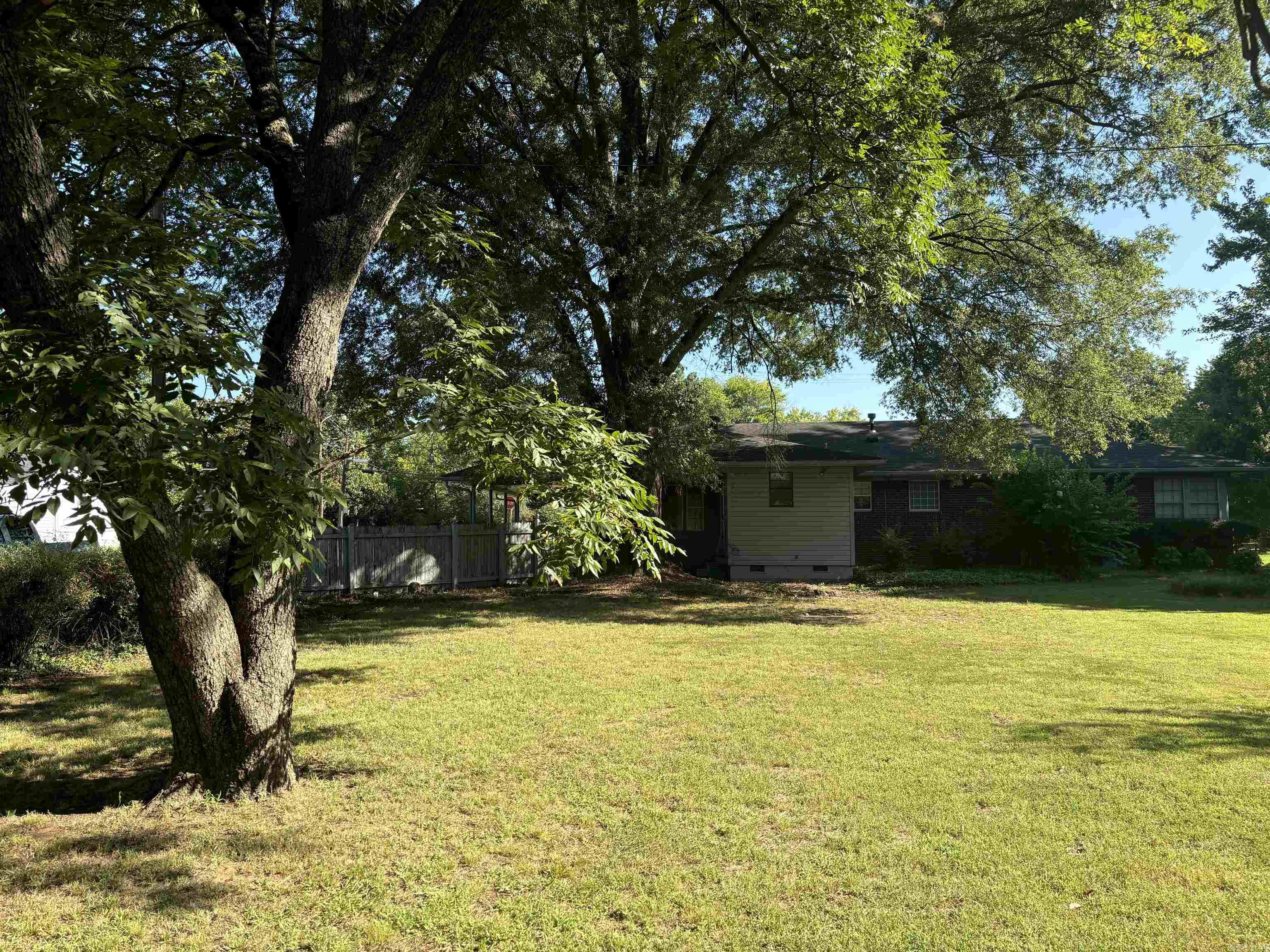 1411 W Arch  Searcy, AR