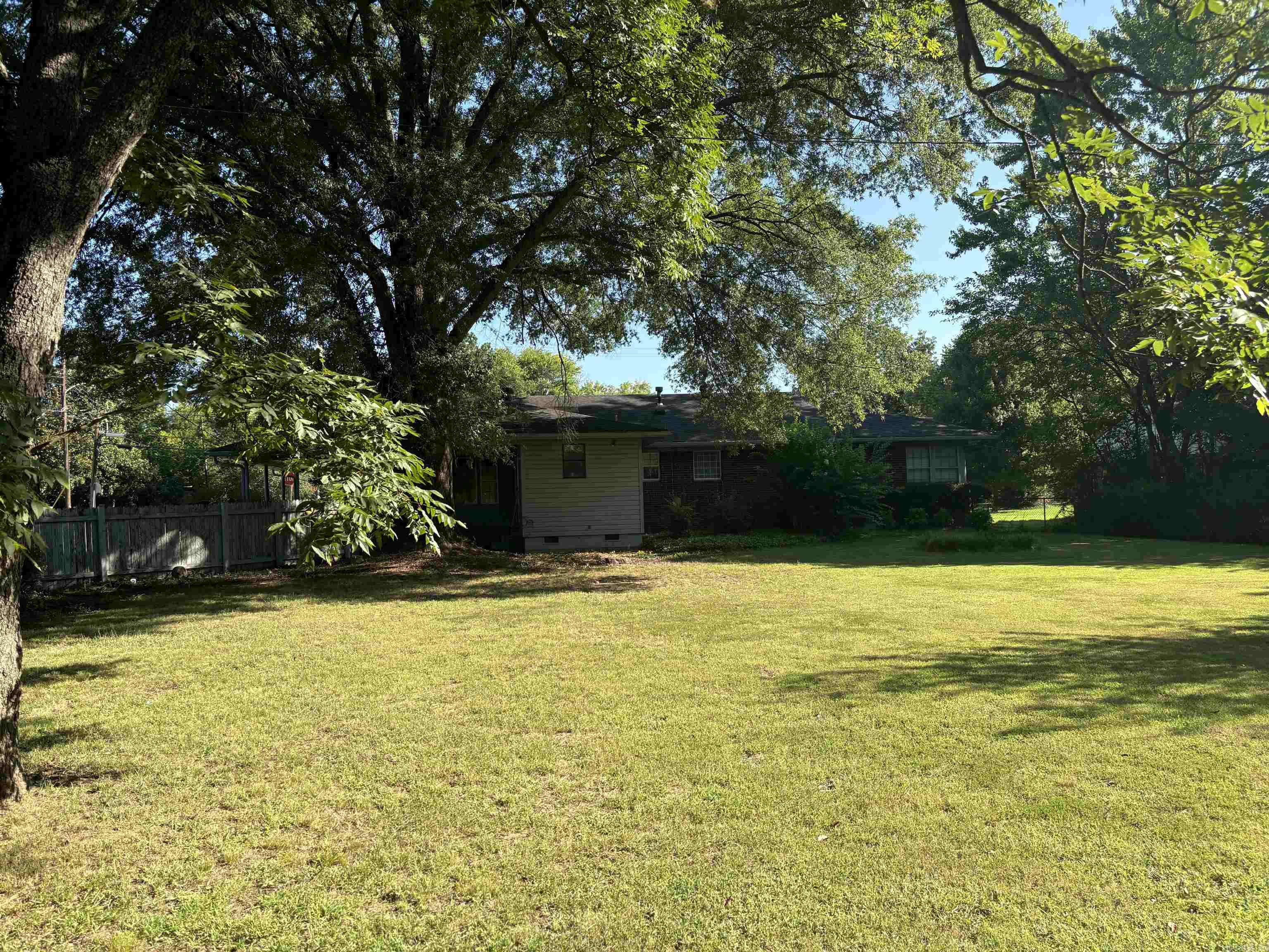1411 W Arch  Searcy, AR