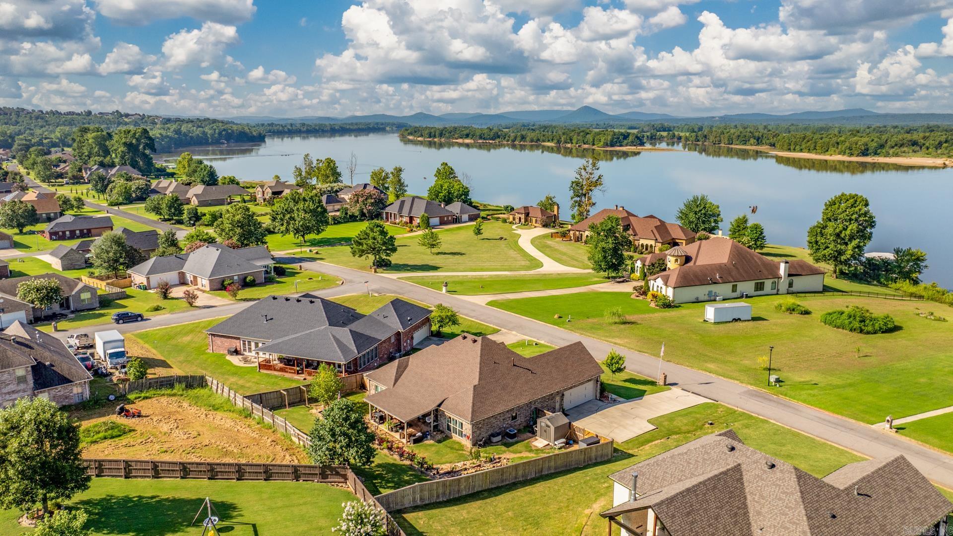 14 River Road Drive West  Mayflower, AR