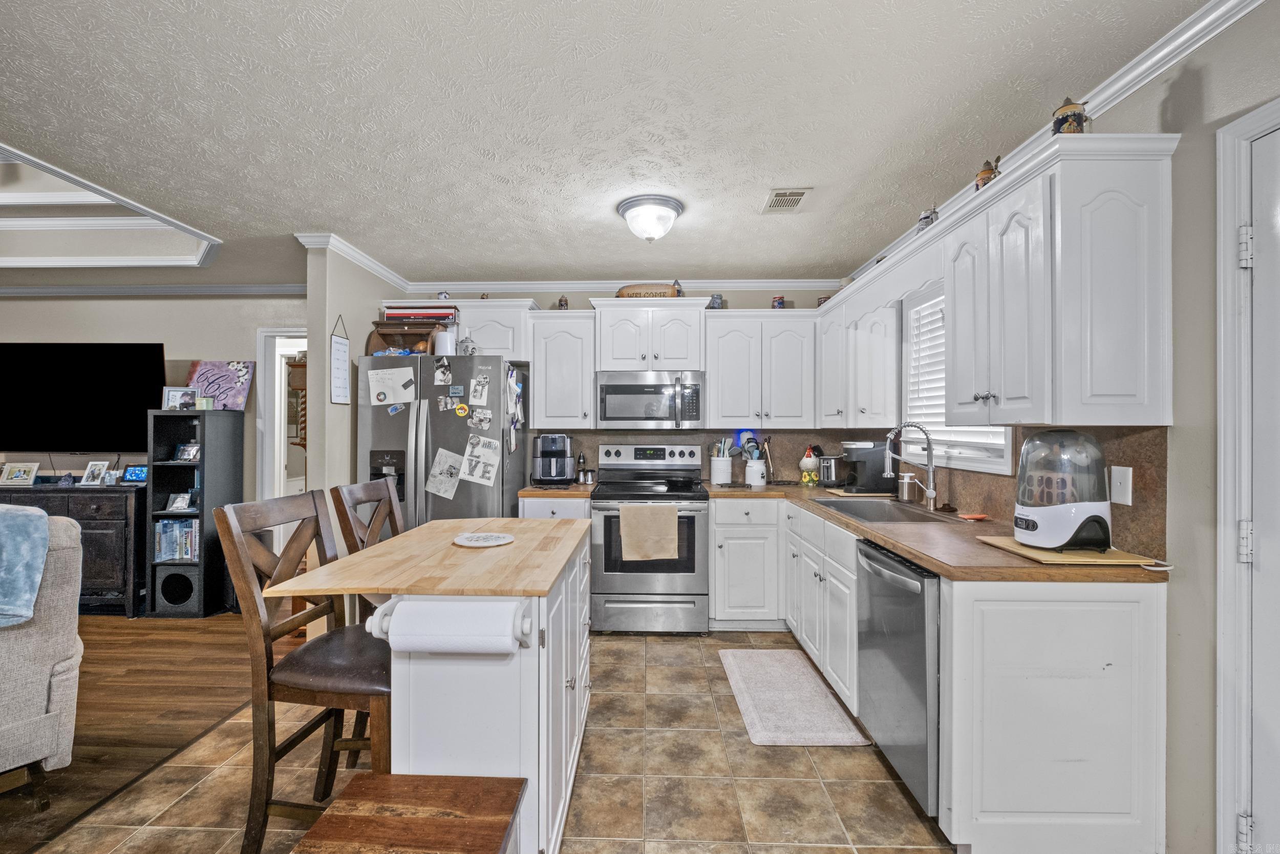 32 Chickasaw  Austin, AR