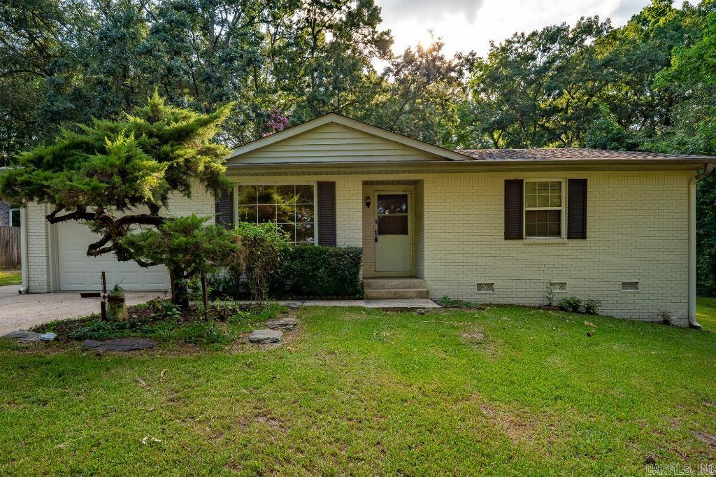 1908 W Lakeview  Benton, AR