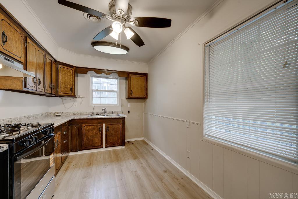 1908 W Lakeview  Benton, AR