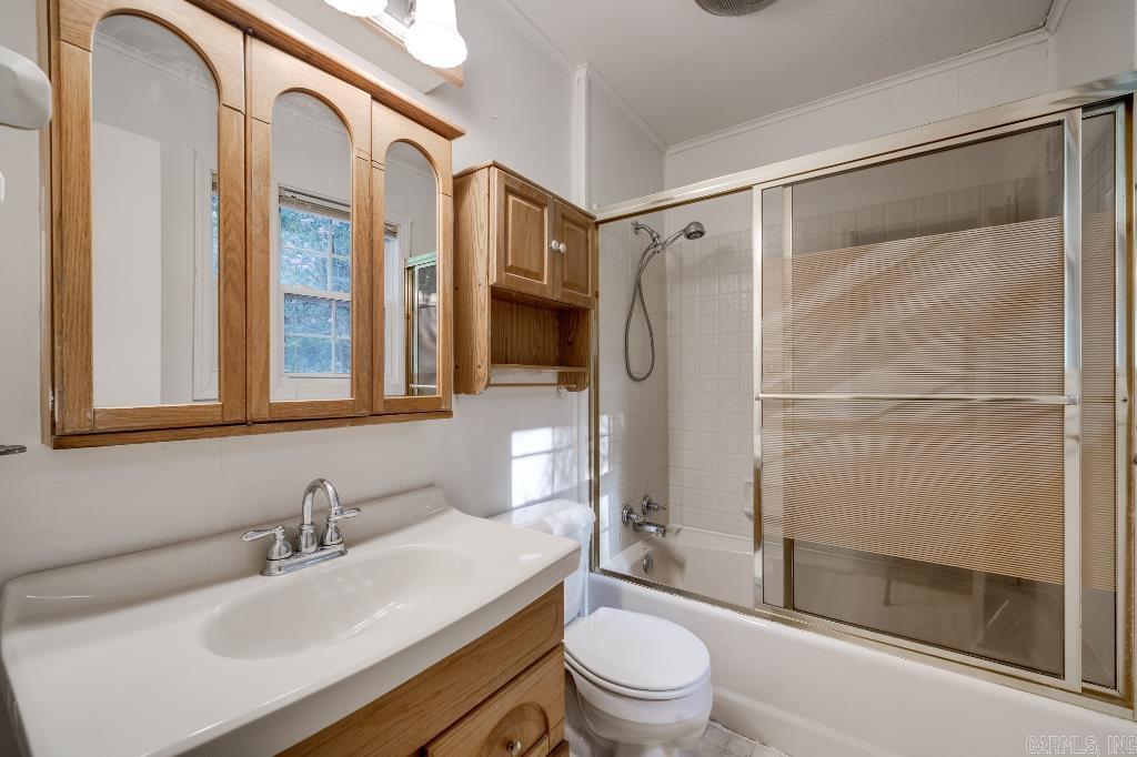 1908 W Lakeview  Benton, AR