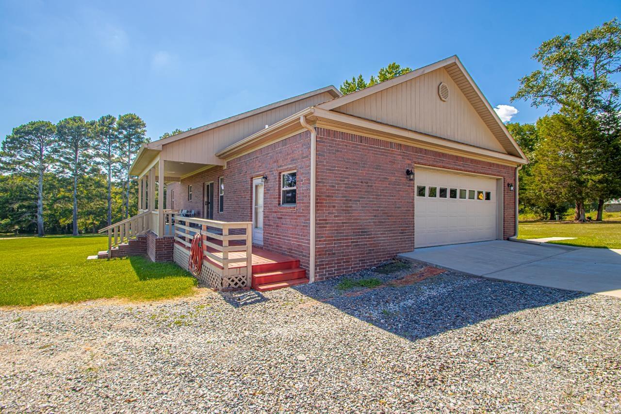 13107 Highway 84  Bismarck, AR