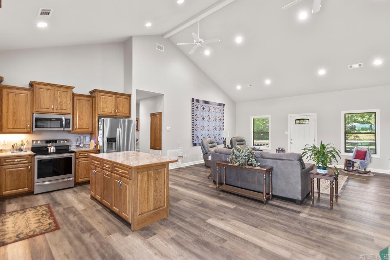 13107 Highway 84  Bismarck, AR