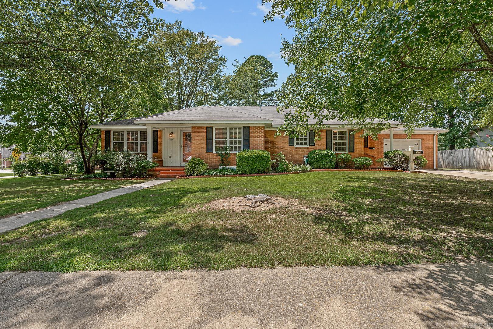 320 N Fifth Ave  Piggott, AR
