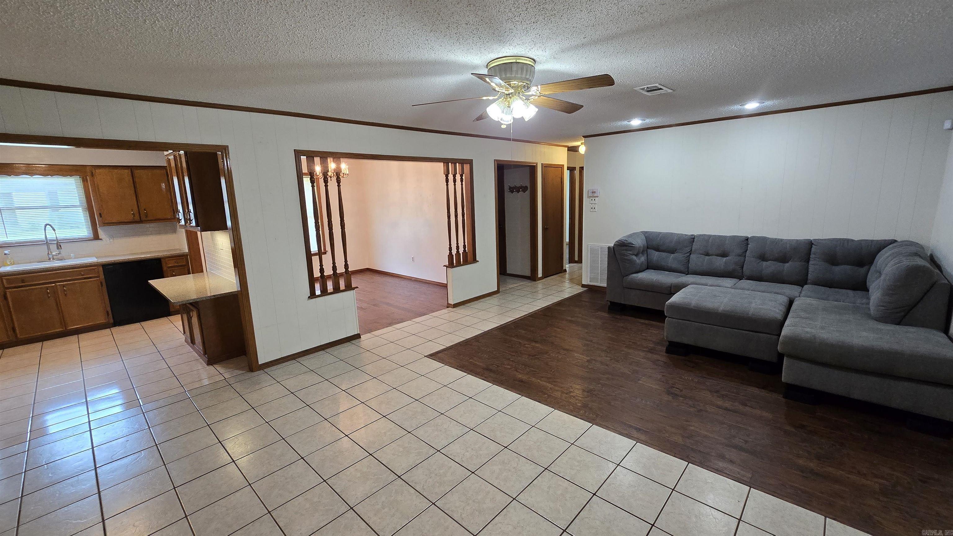 28 Cattails  Searcy, AR
