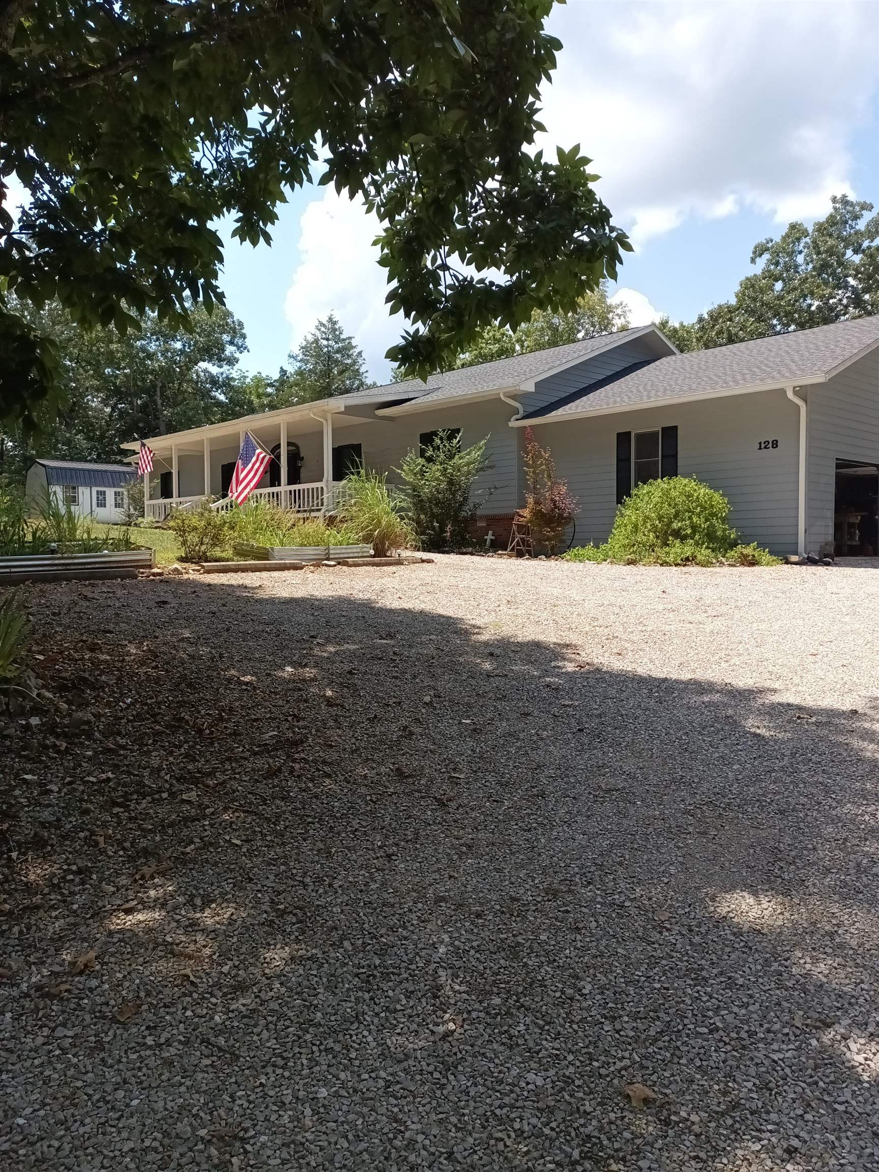 128 Powhatan Dr  Cherokee Village, AR