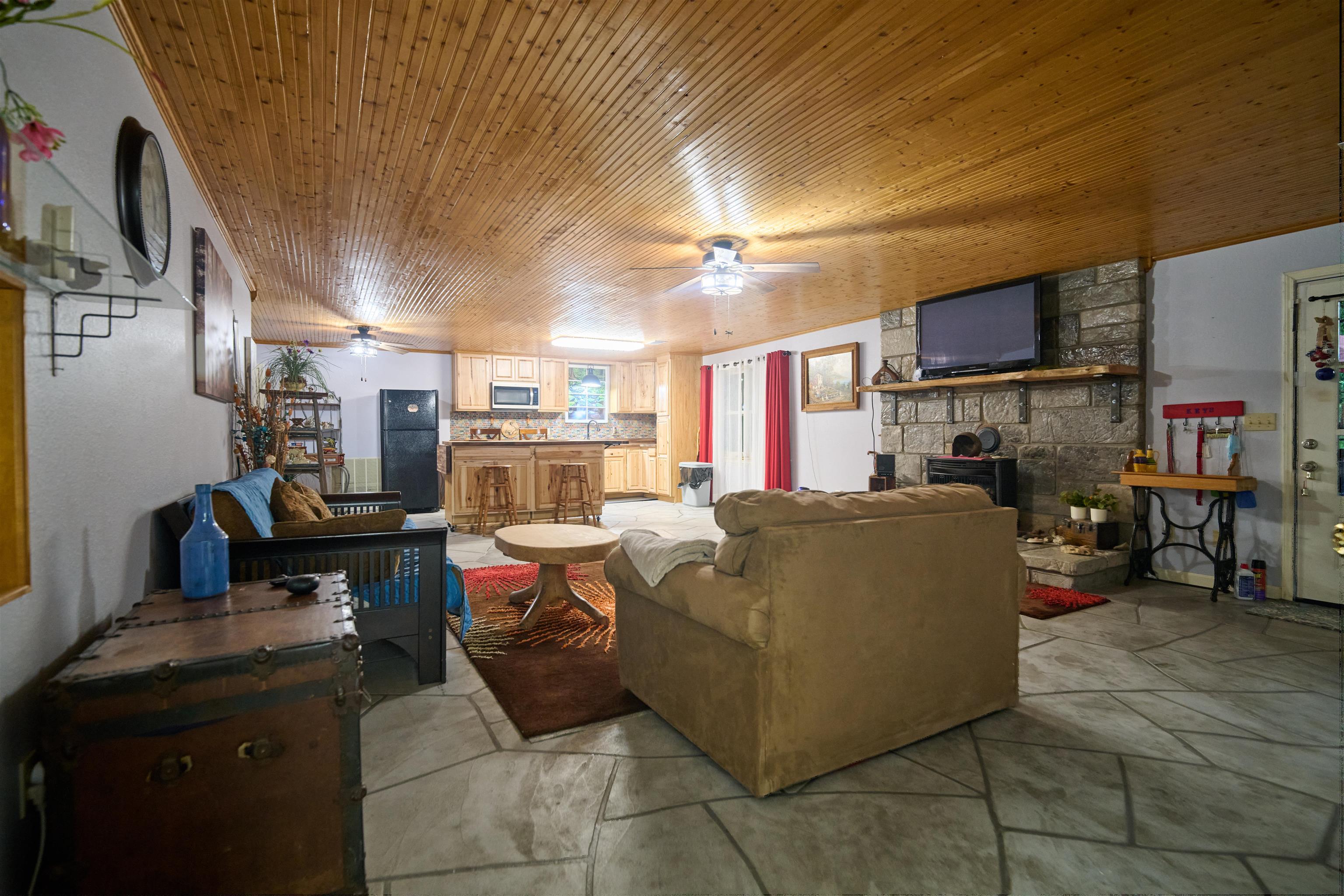 128 Powhatan Dr Cherokee Village, AR 72529