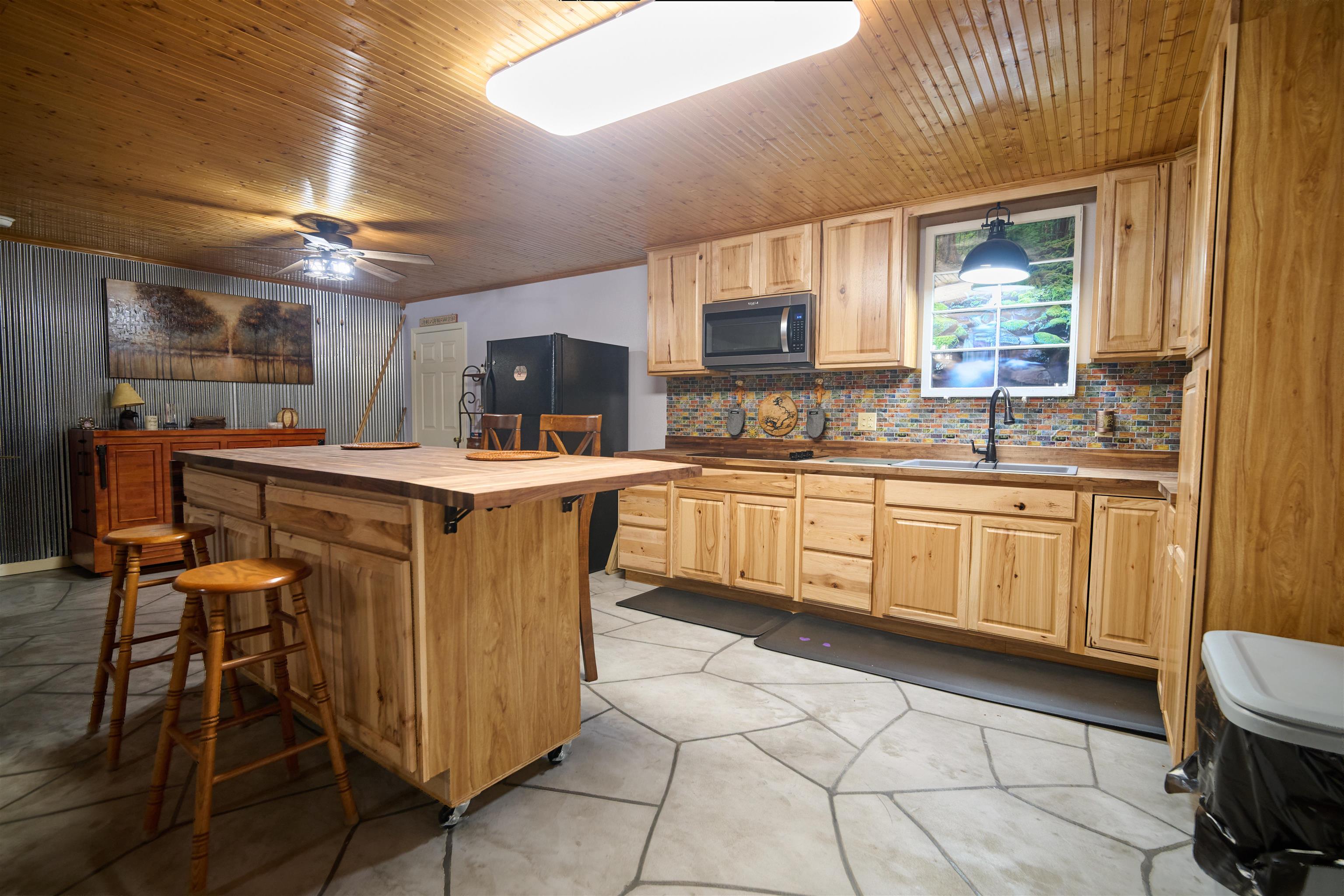 128 Powhatan Dr Cherokee Village, AR 72529