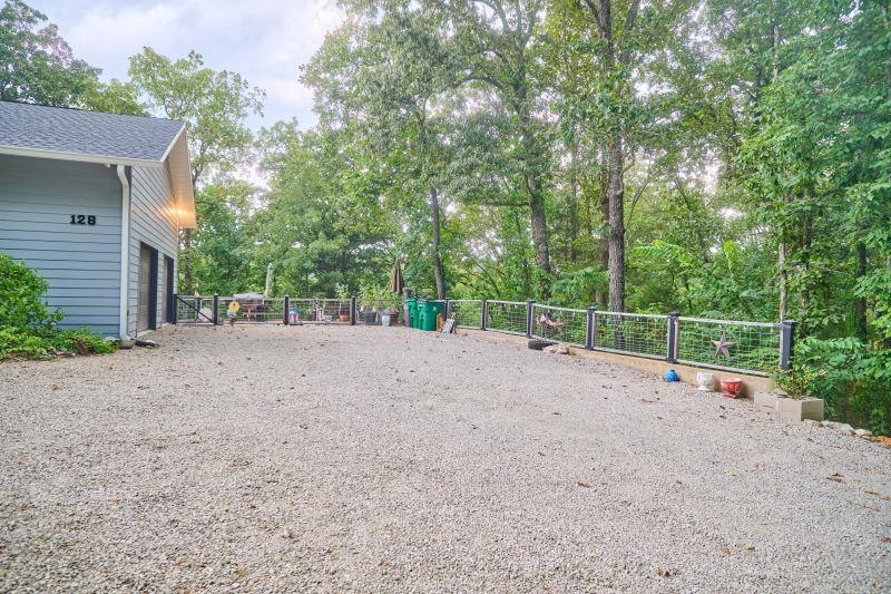 128 Powhatan Dr Cherokee Village, AR 72529