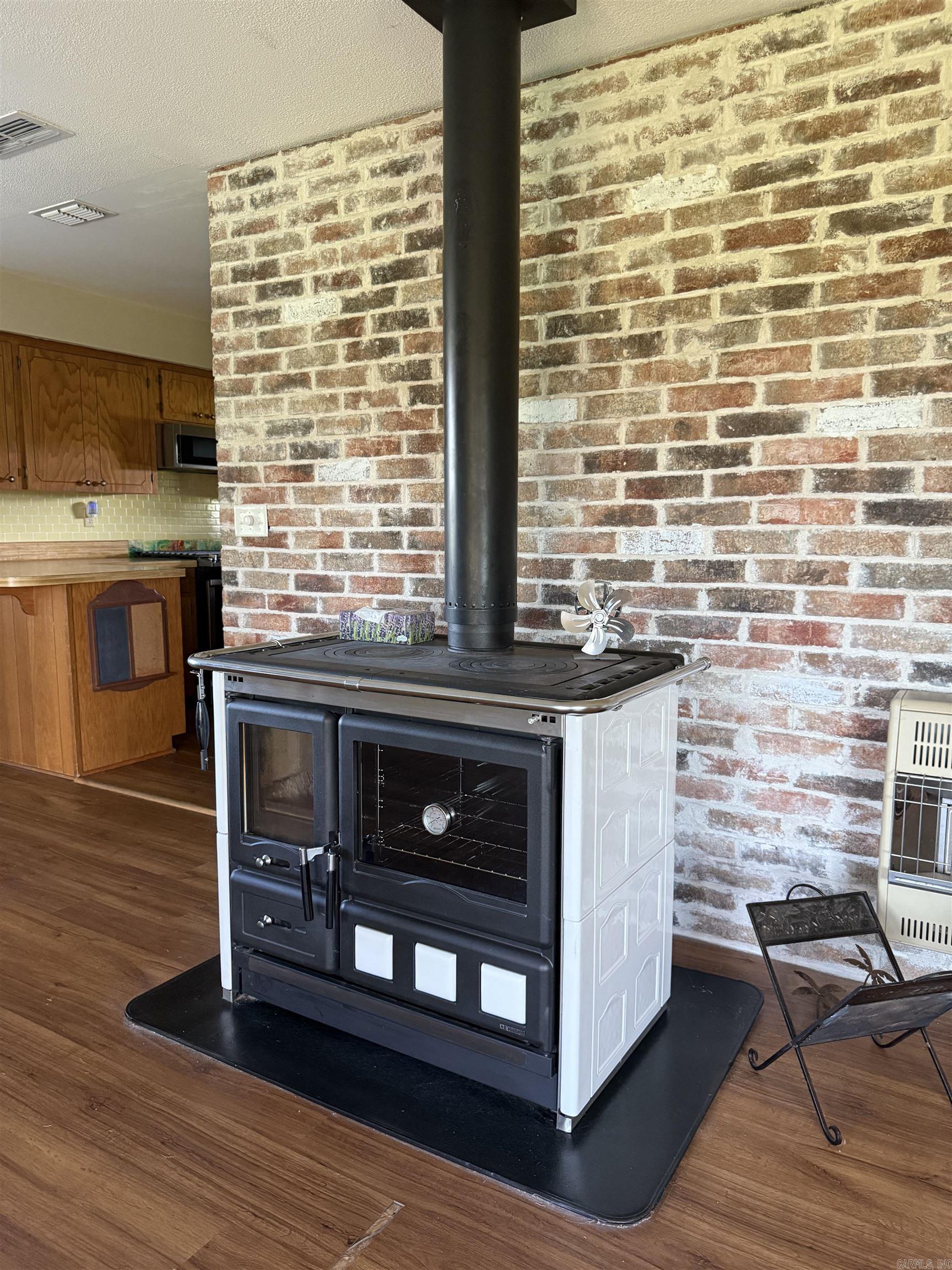 381 Polk Road 71  Mena, AR