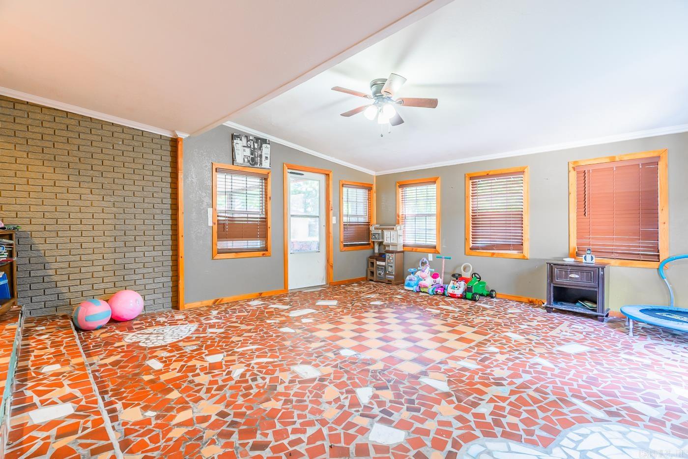806 W 3rd  Weiner, AR
