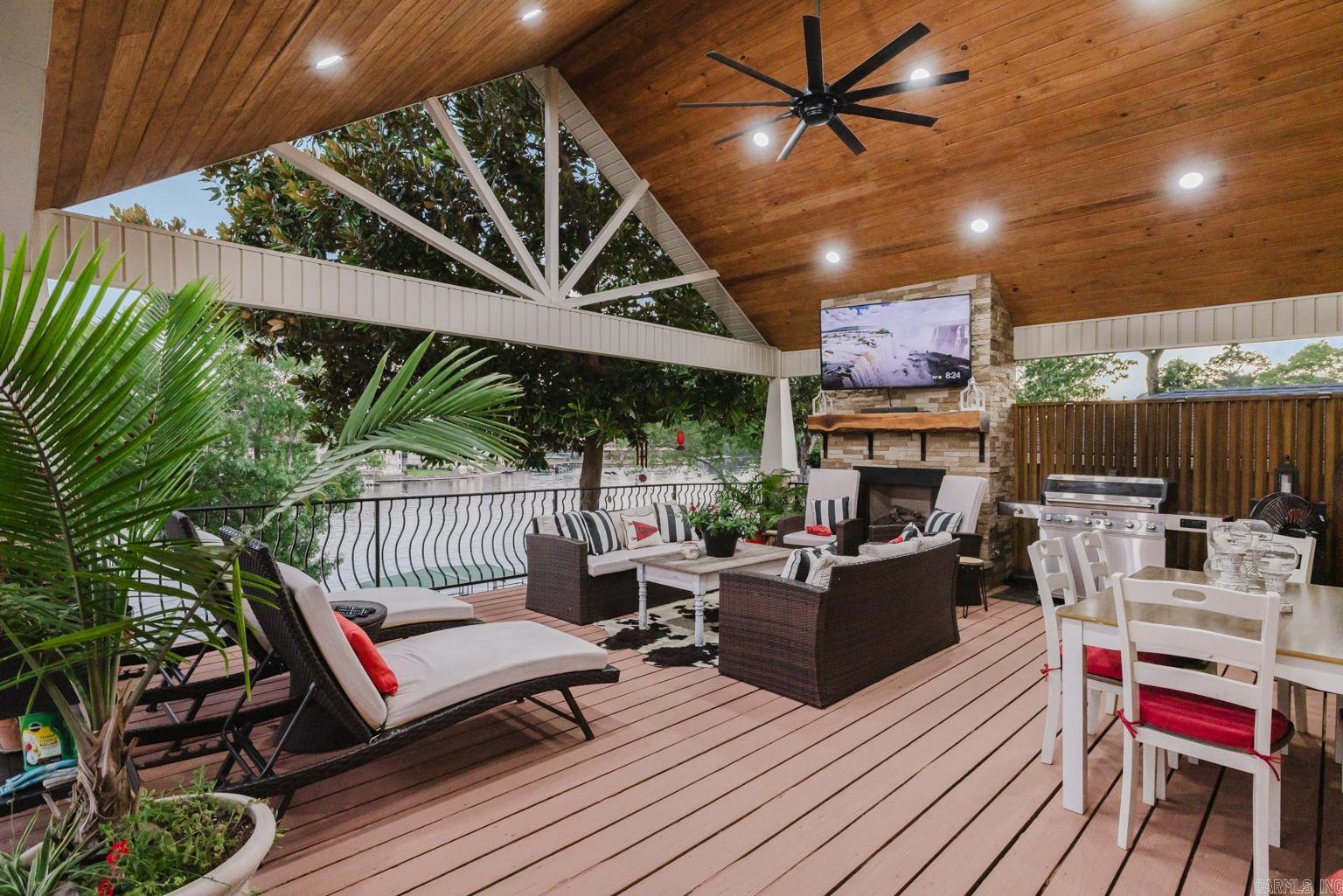 320 PARADISE POINT  Hot Springs, AR