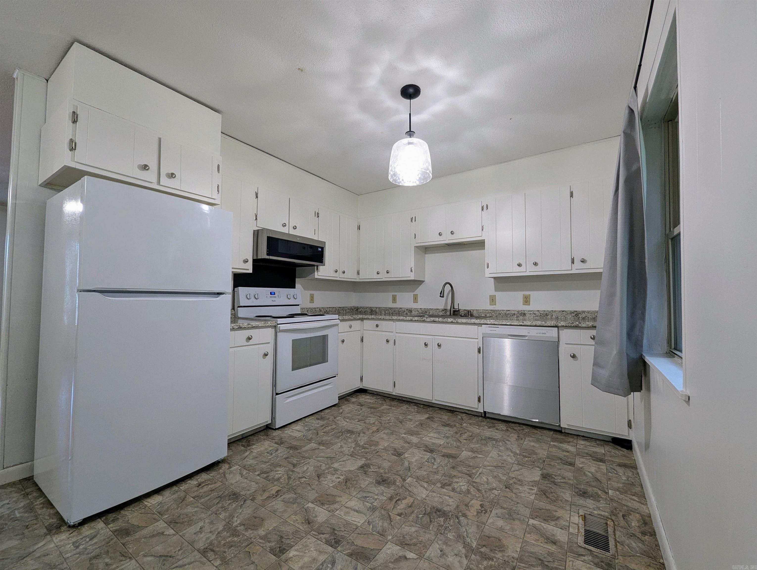 3071 Peggy  Batesville, AR