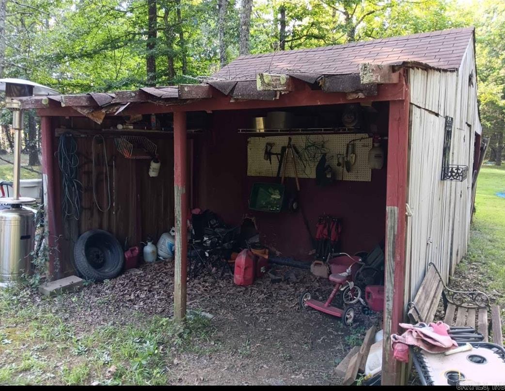 360 gillette  Clinton, AR