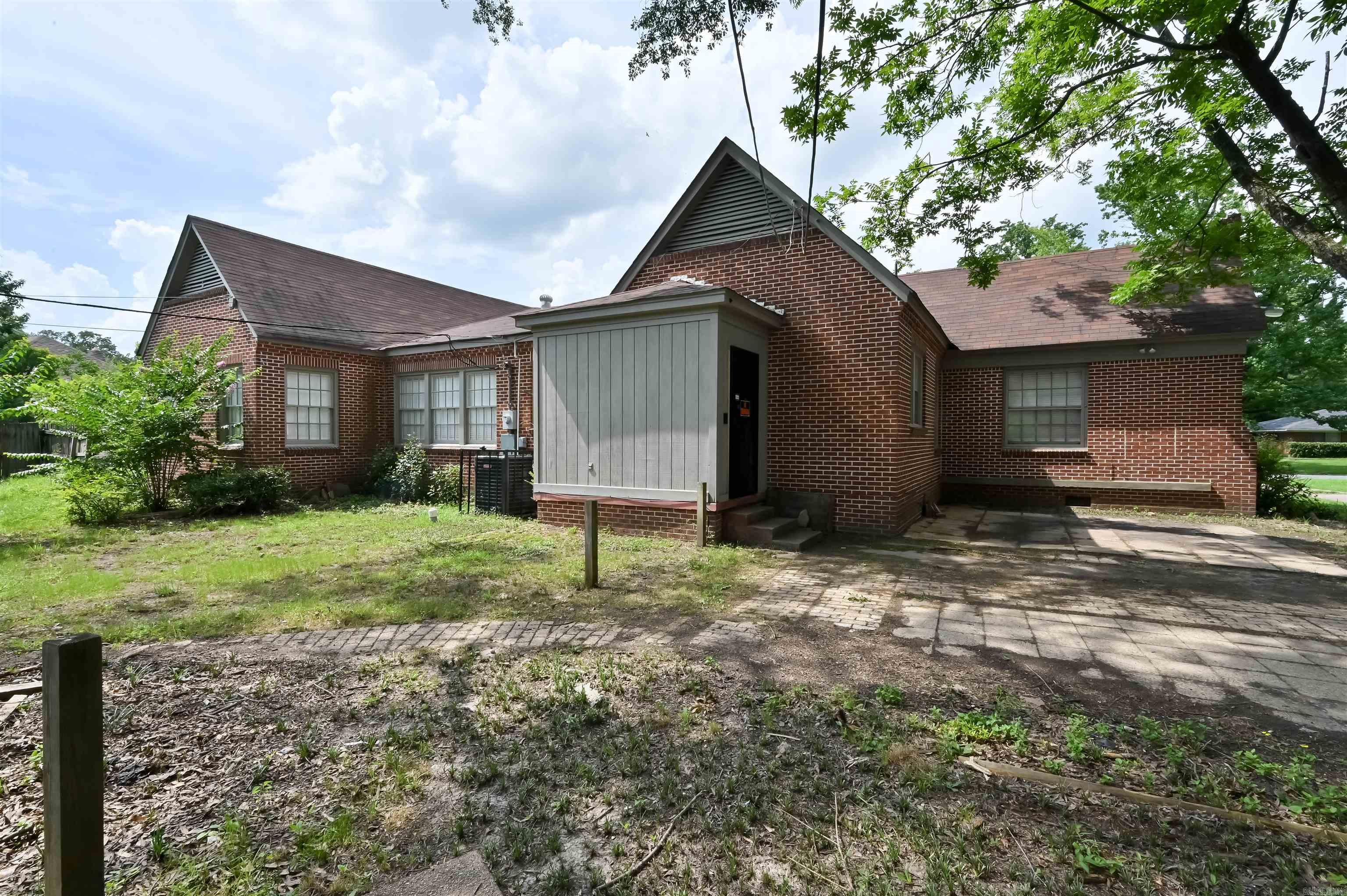 1300 W 28th  Pine Bluff, AR