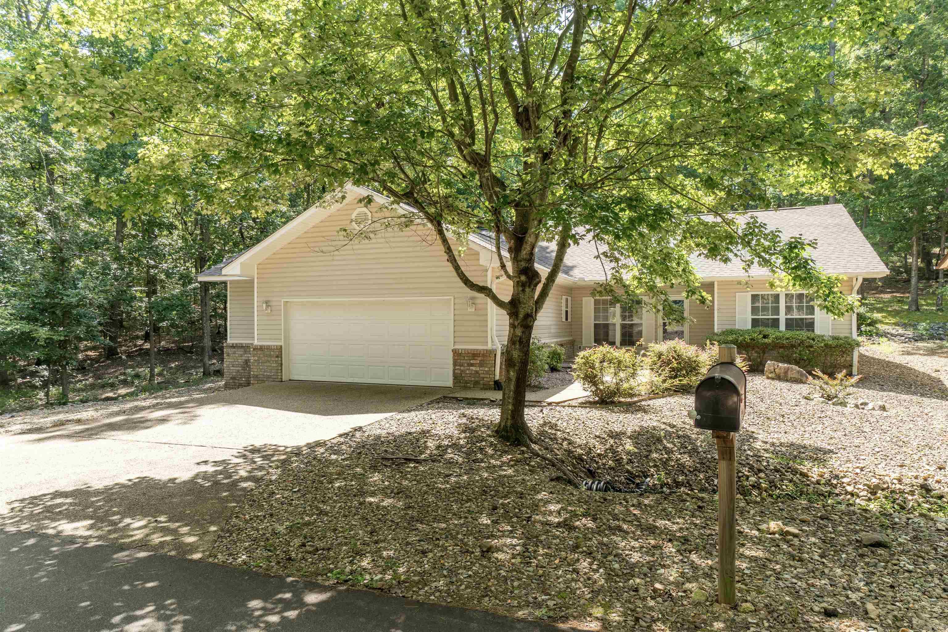 31 Barcelona  Hot Springs Village, AR