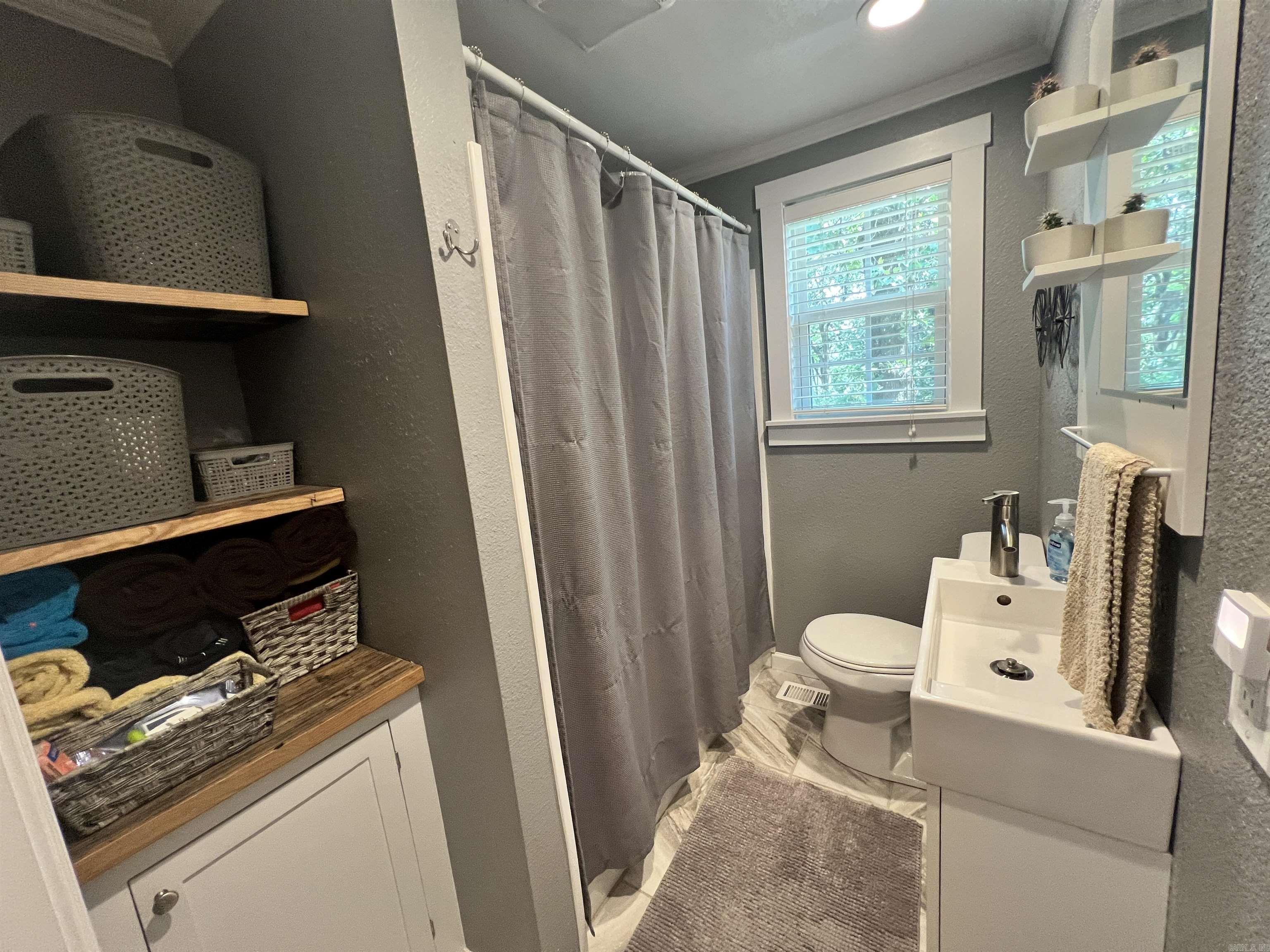 7319 Illinois  Little Rock, AR