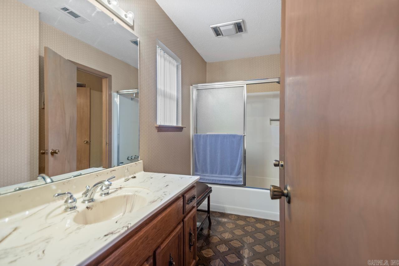 1707 Johnswood  Bryant, AR