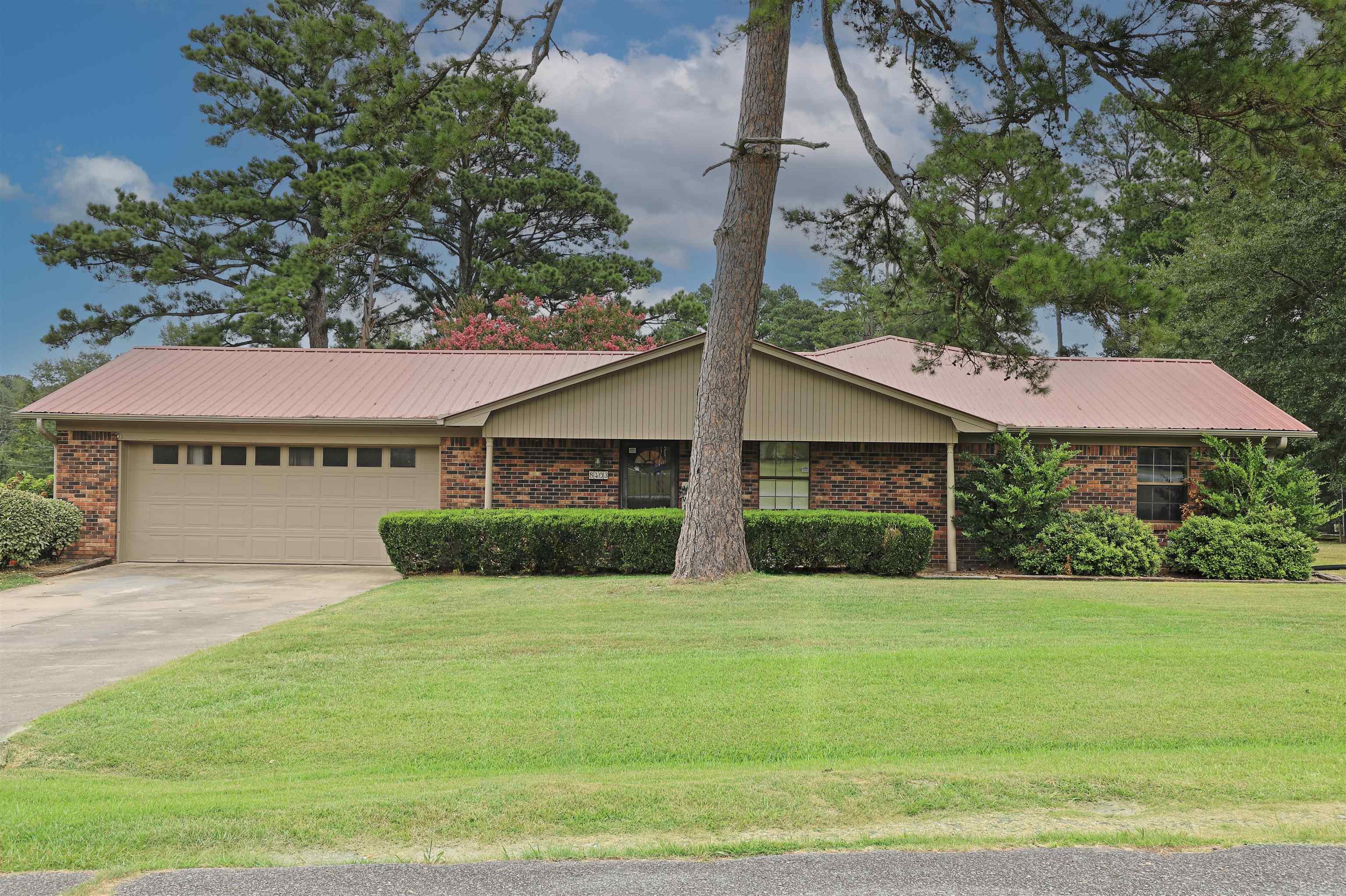 8403 Victoria Drive  Pine Bluff, AR
