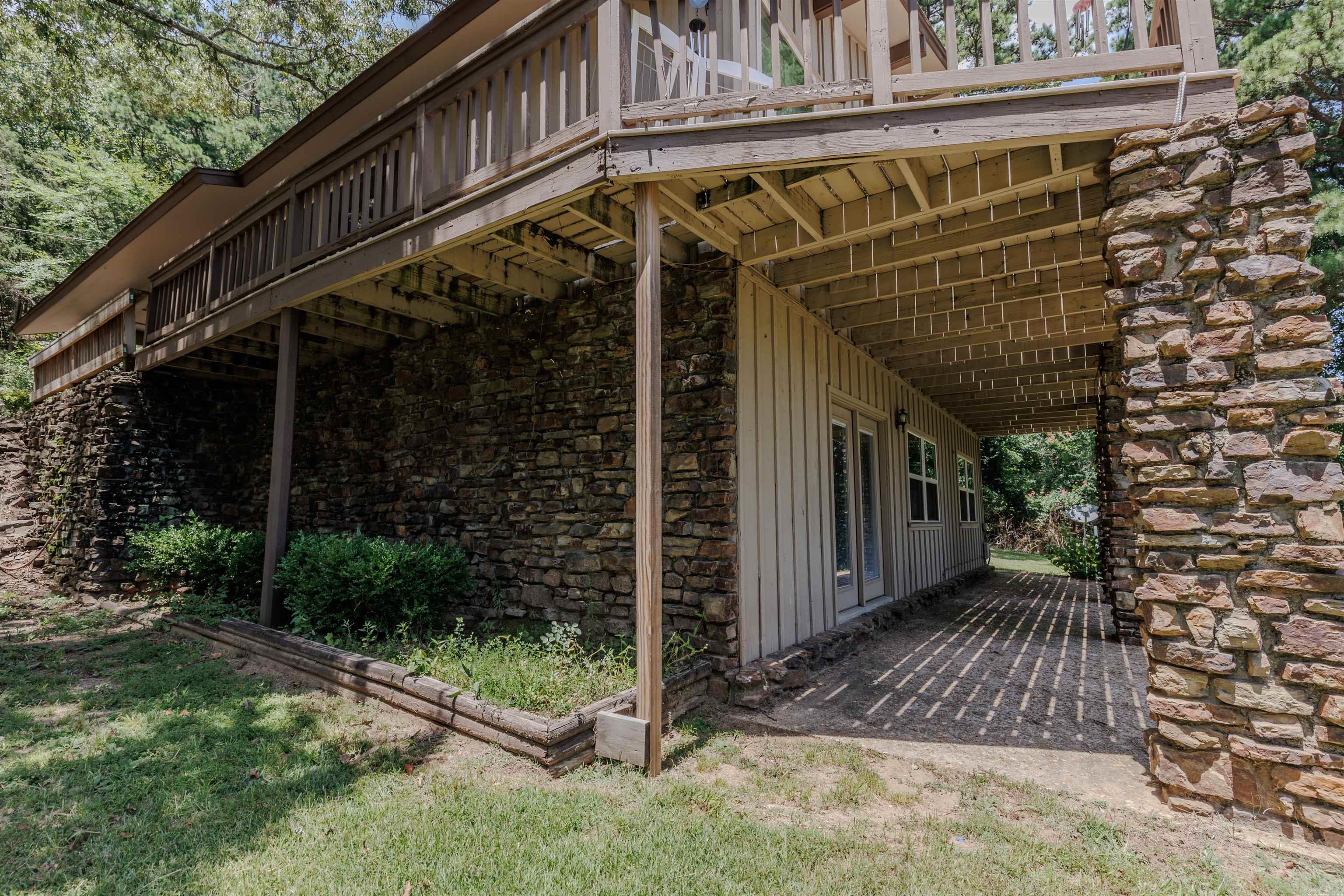 1717 N Fourche  Perryville, AR