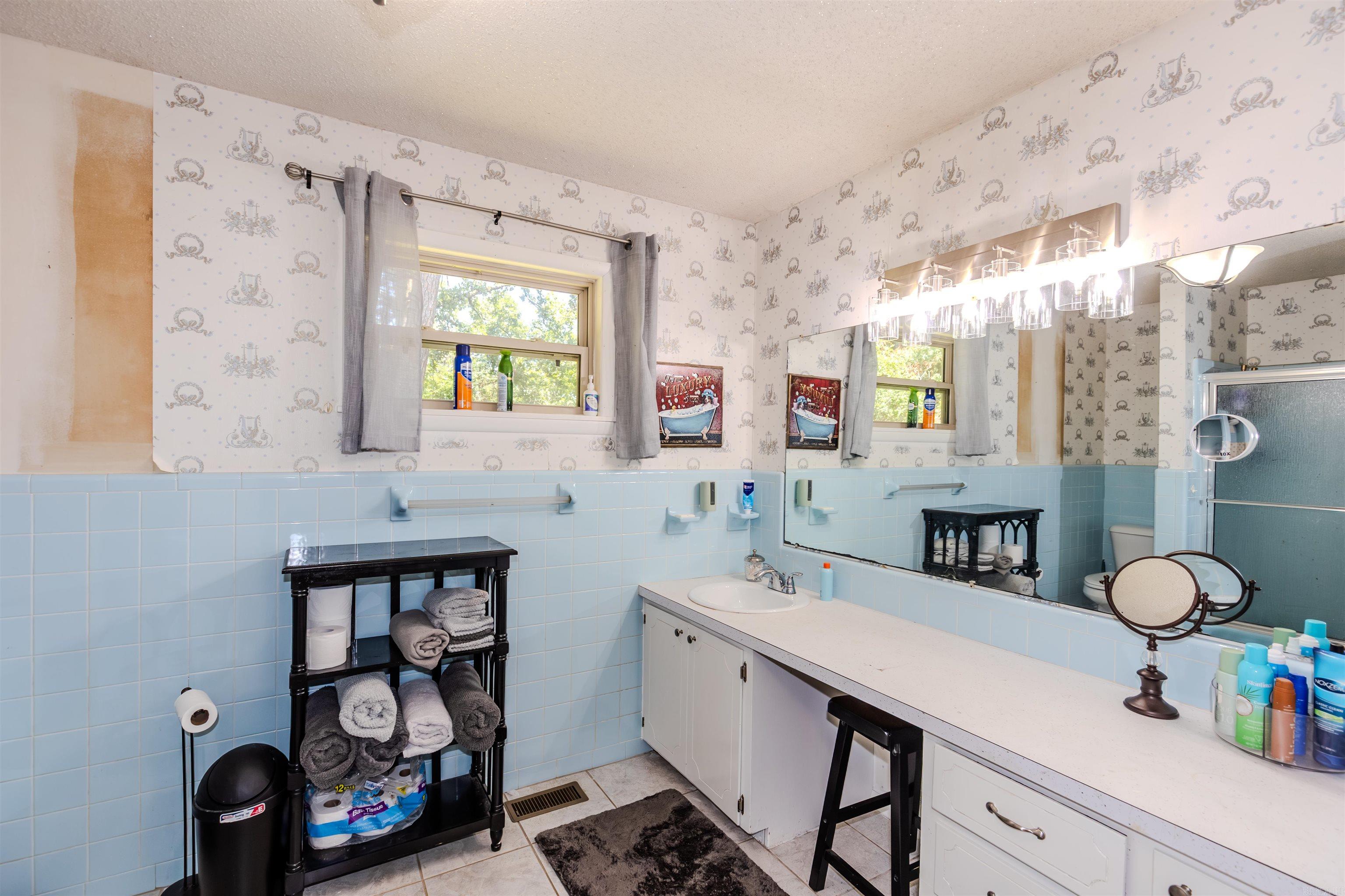 1717 N Fourche  Perryville, AR