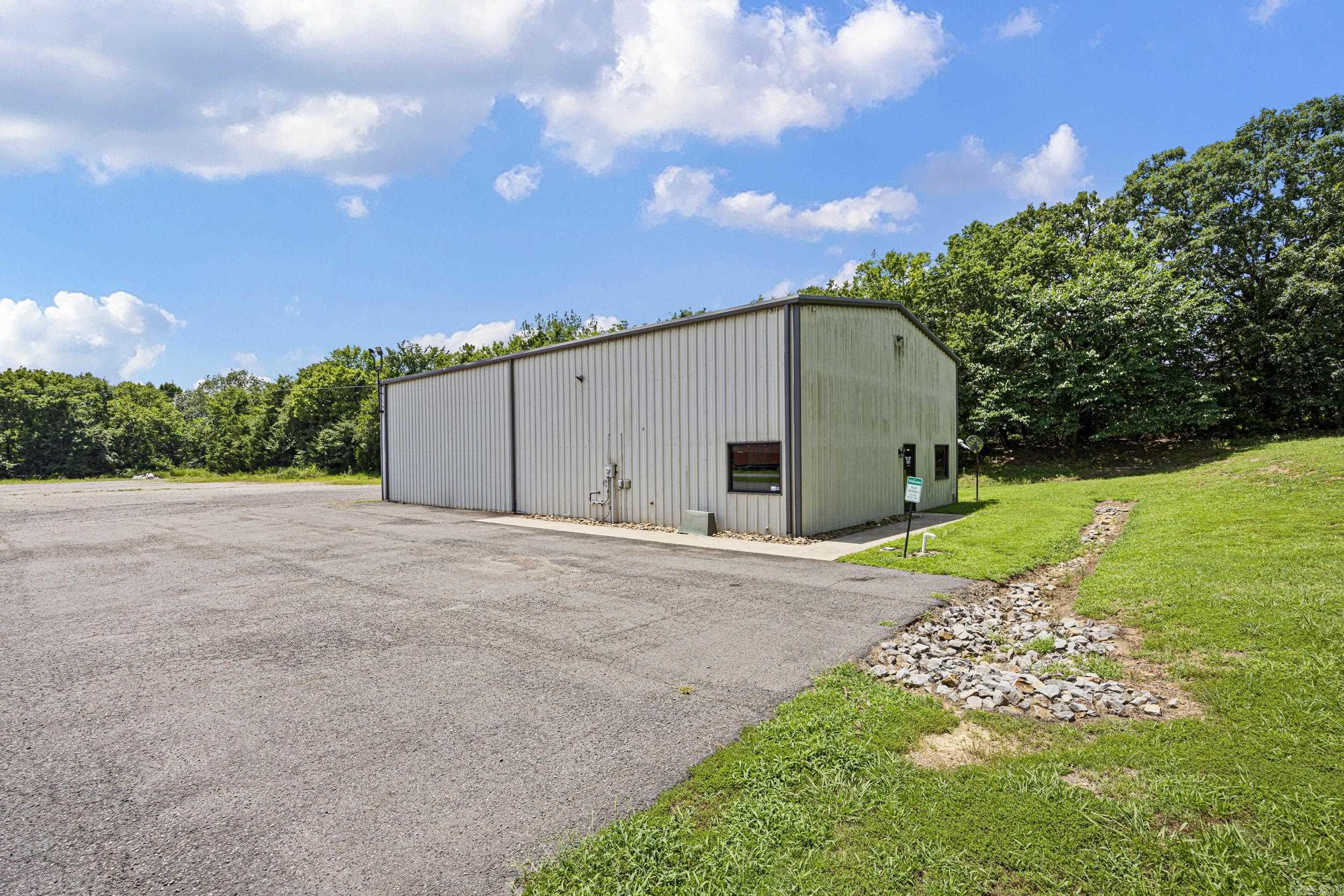 8411 US 64  Russellville, AR