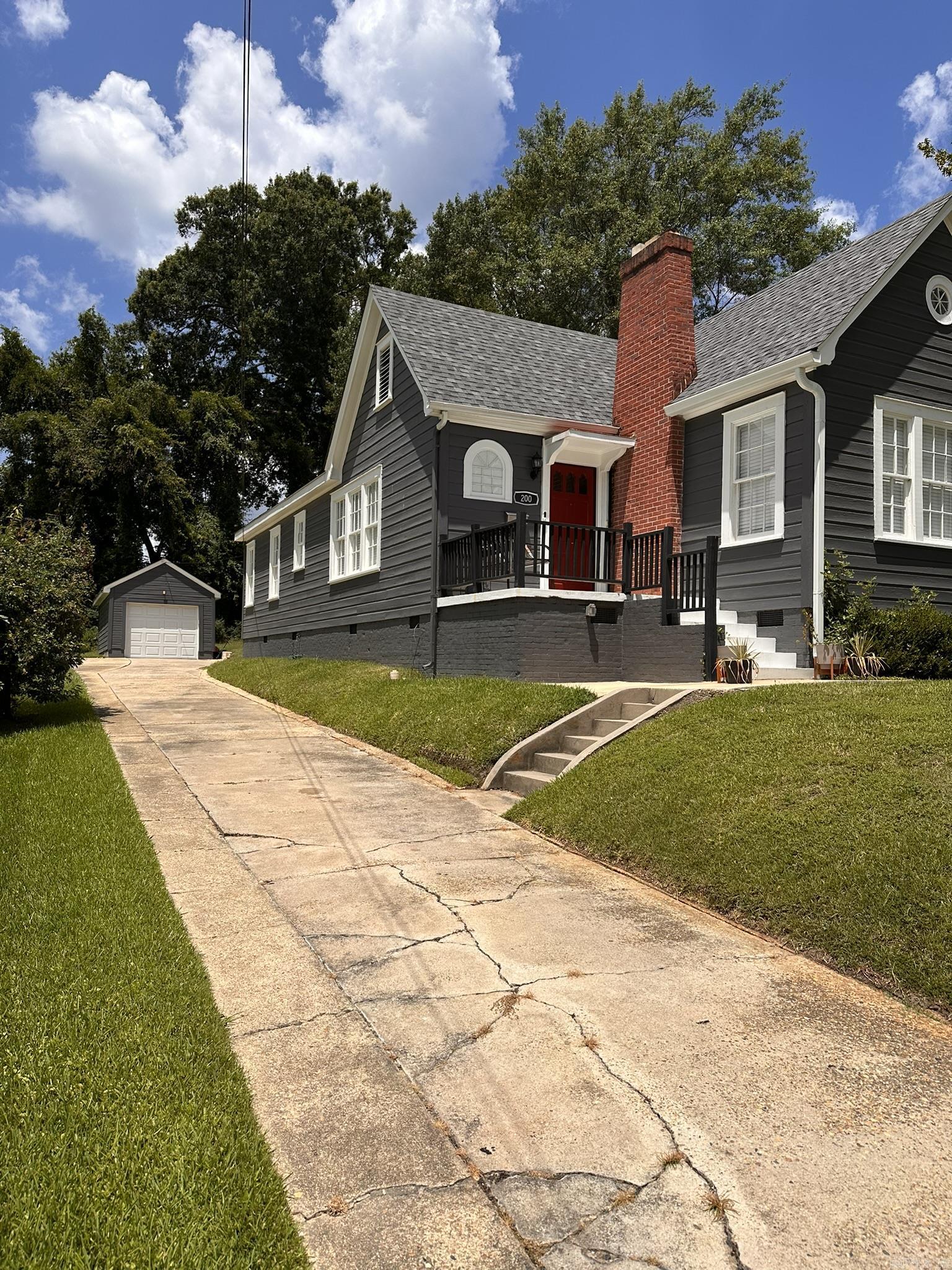 200 N Thompson  El Dorado, AR