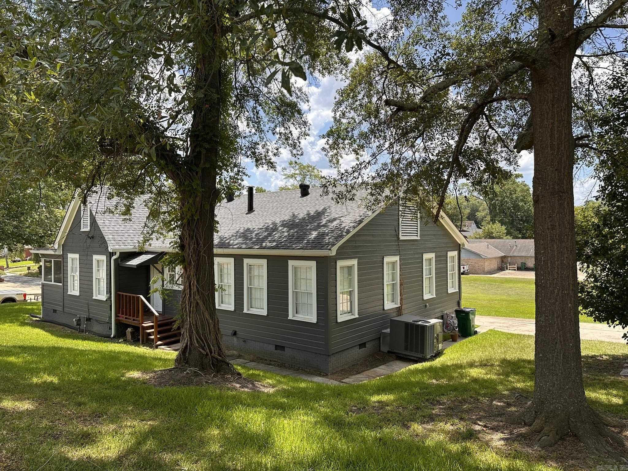 200 N Thompson  El Dorado, AR