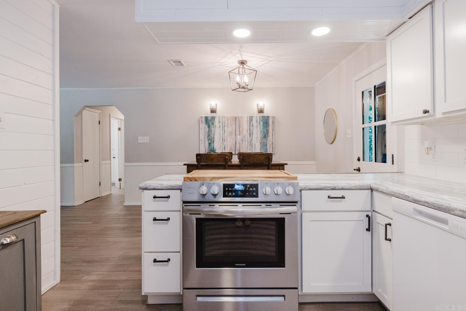 207 Elaine  Benton, AR