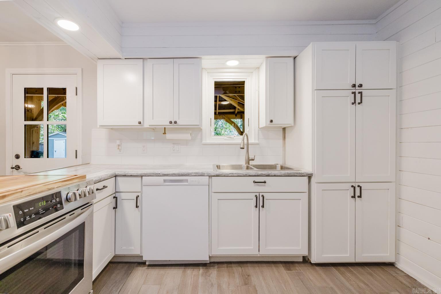 207 Elaine  Benton, AR