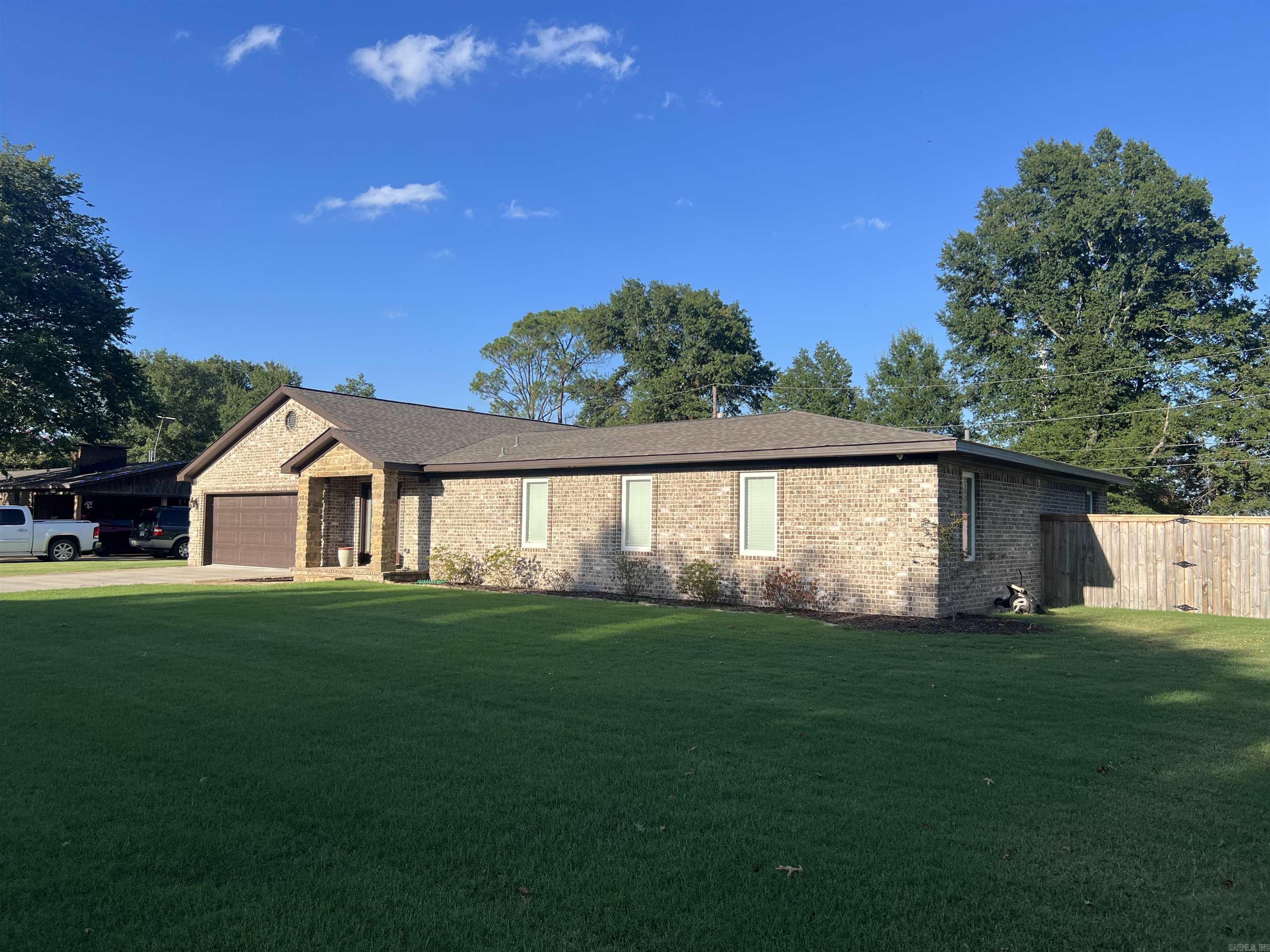 2119 COKER HAMPTON  Stuttgart, AR