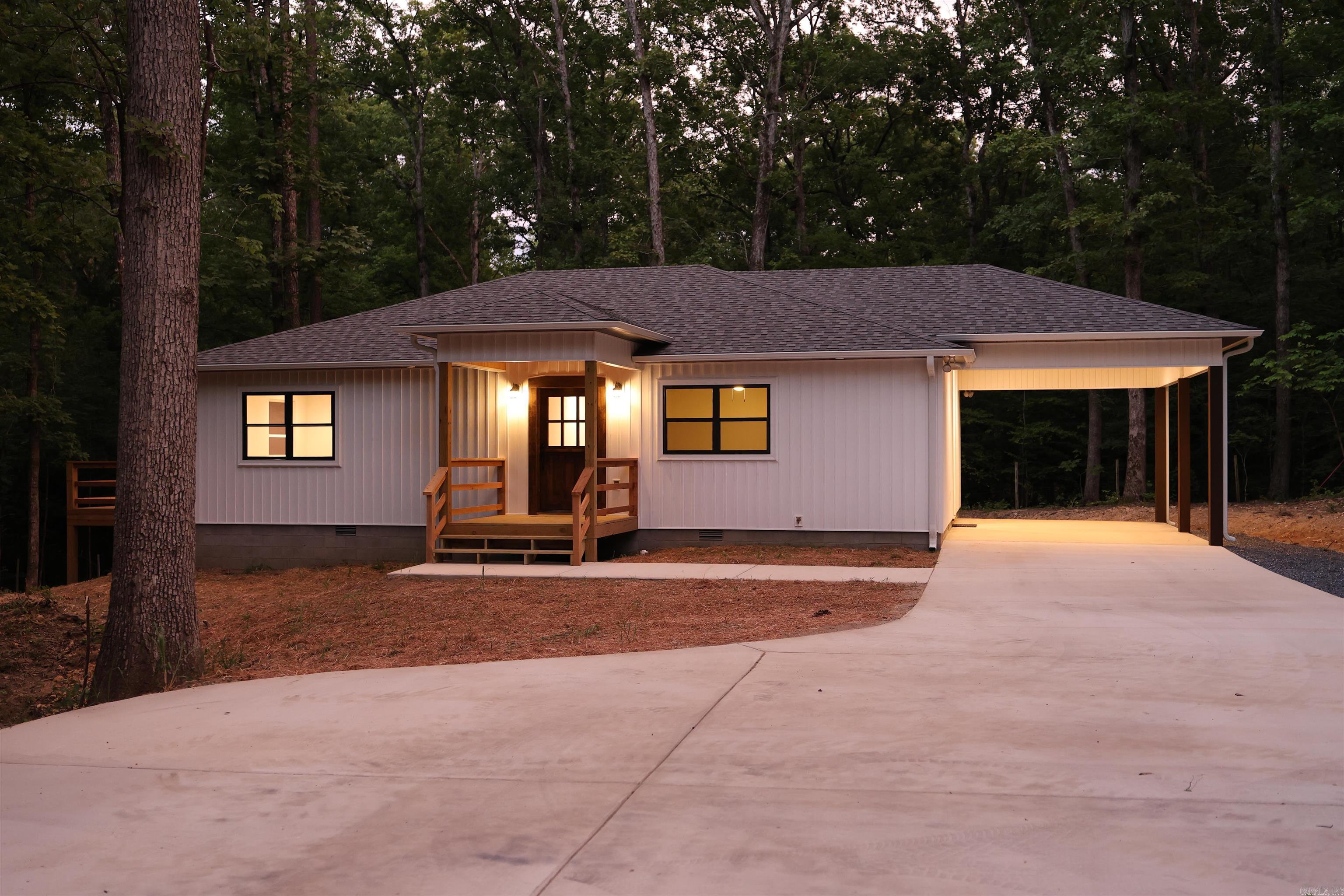 260 Hall  Mount Ida, AR