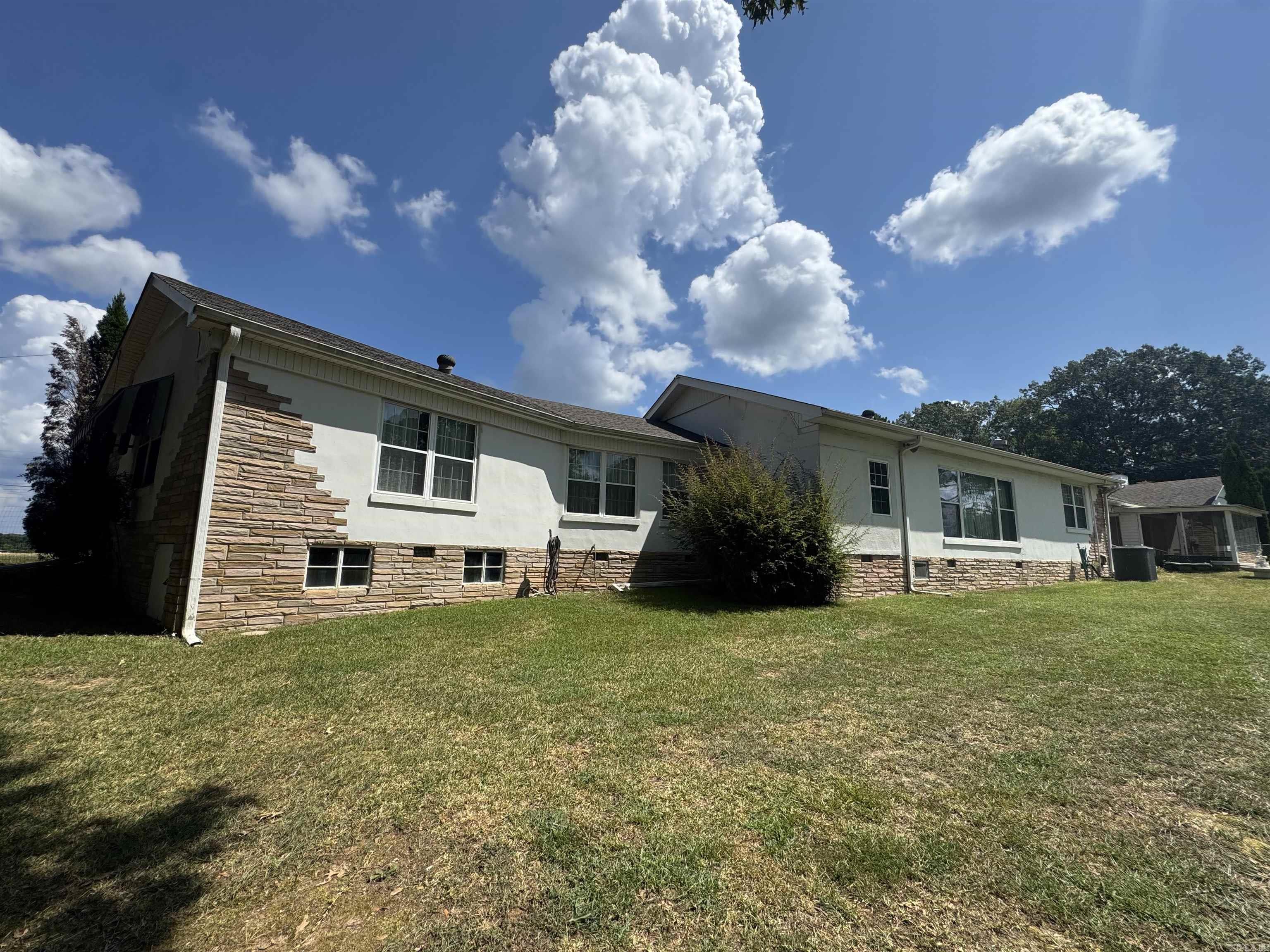 1607 E Page  Malvern, AR