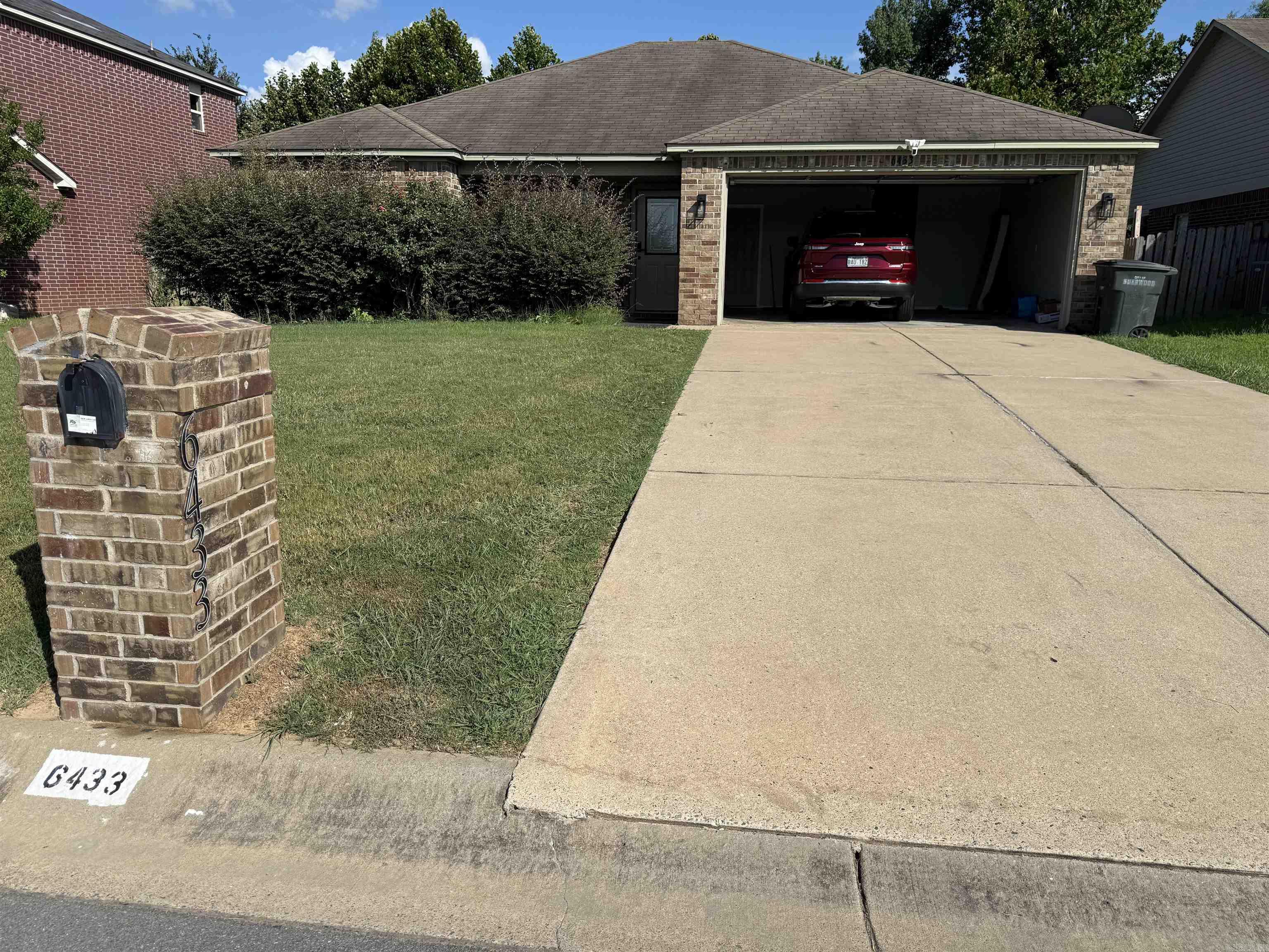 6433 WHITE OAK DR  North Little Rock, AR