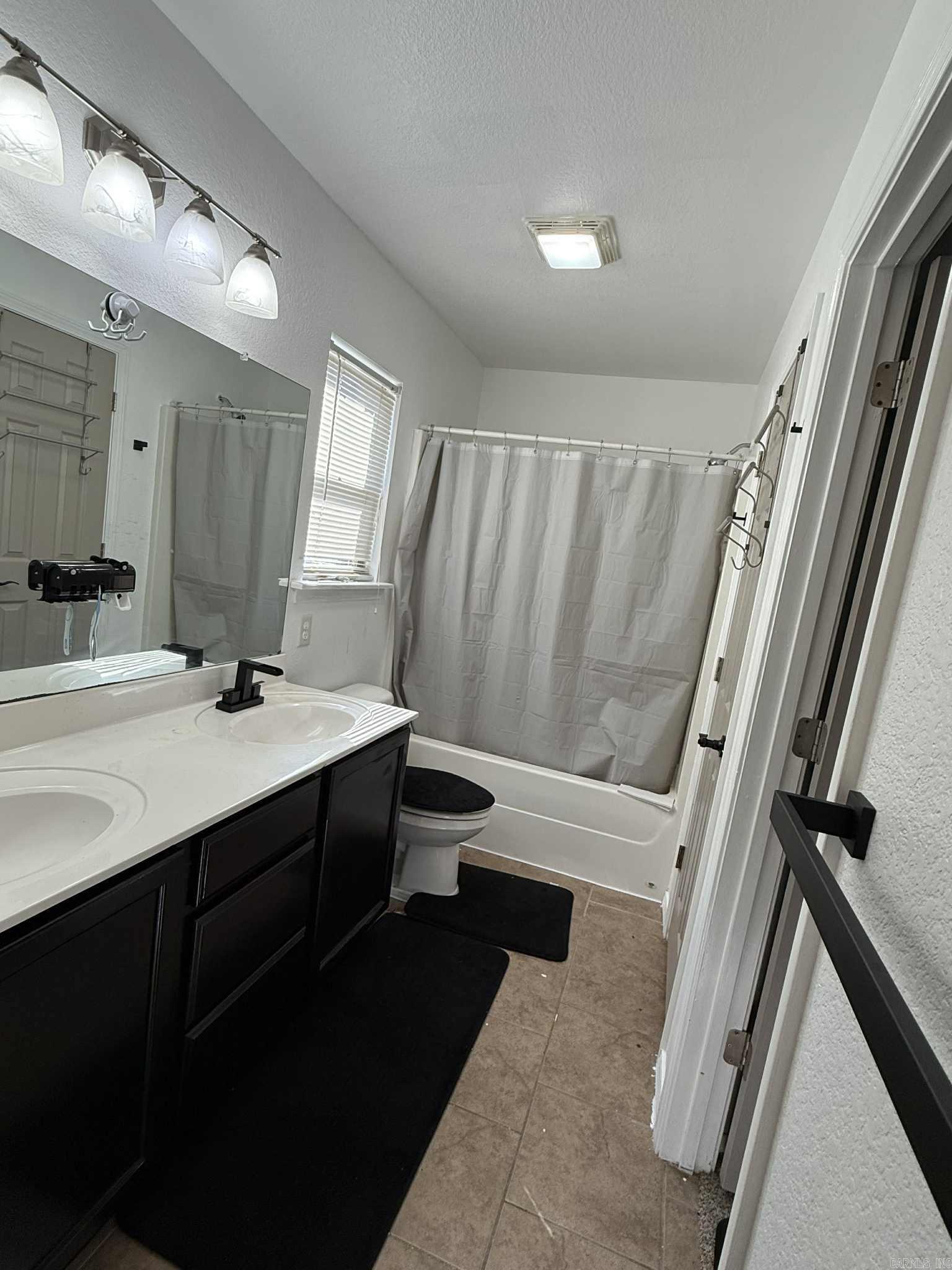 6433 WHITE OAK DR  North Little Rock, AR
